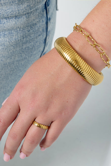 BOLD AND TRENDY BRACELET - GOLD
