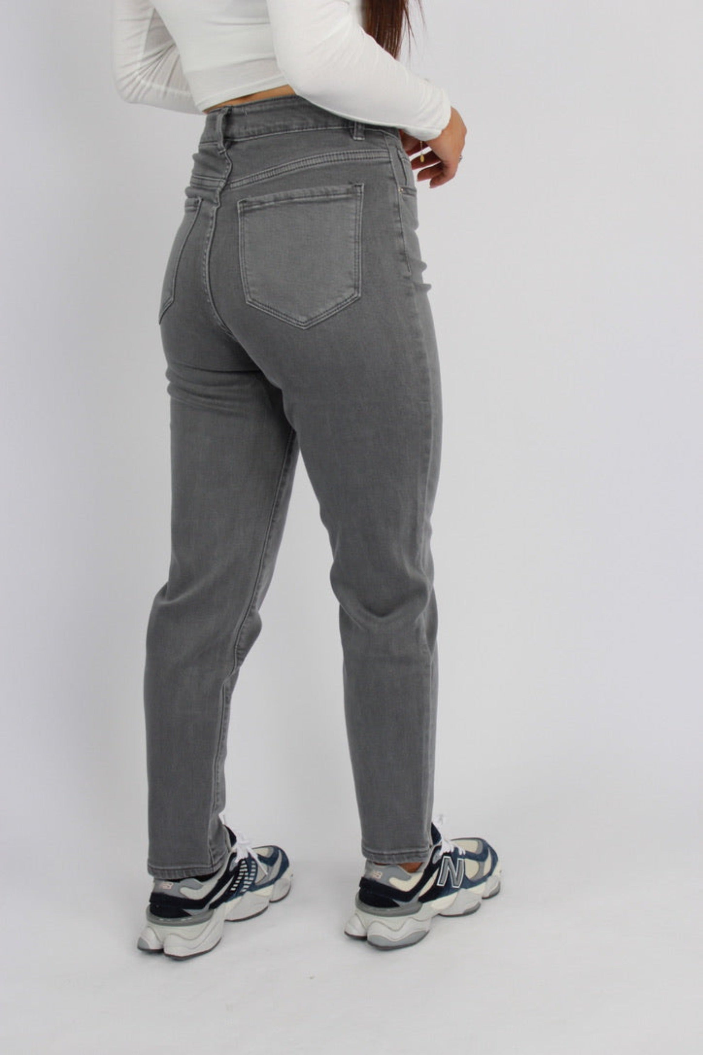 ''PETITE'' MOM JEANS 122 - GREY