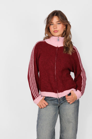 MOLLY ZIPPER