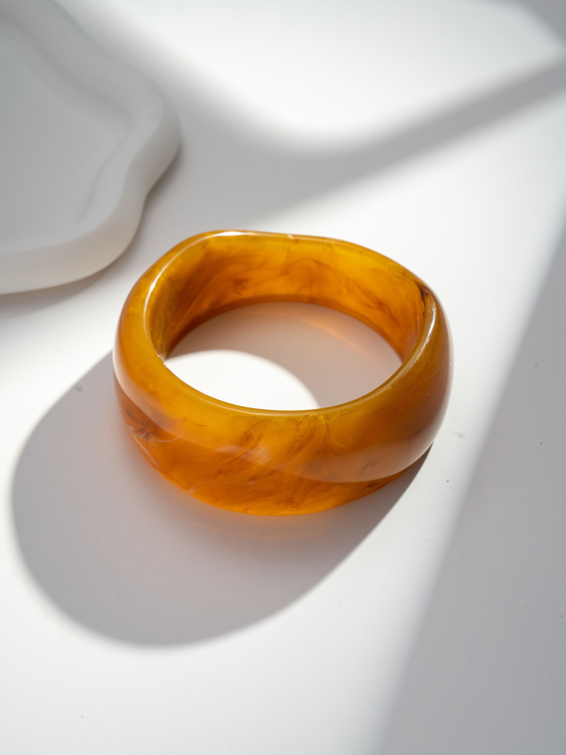 CHUNKY RESIN BANGLE - LIGHT BROWN
