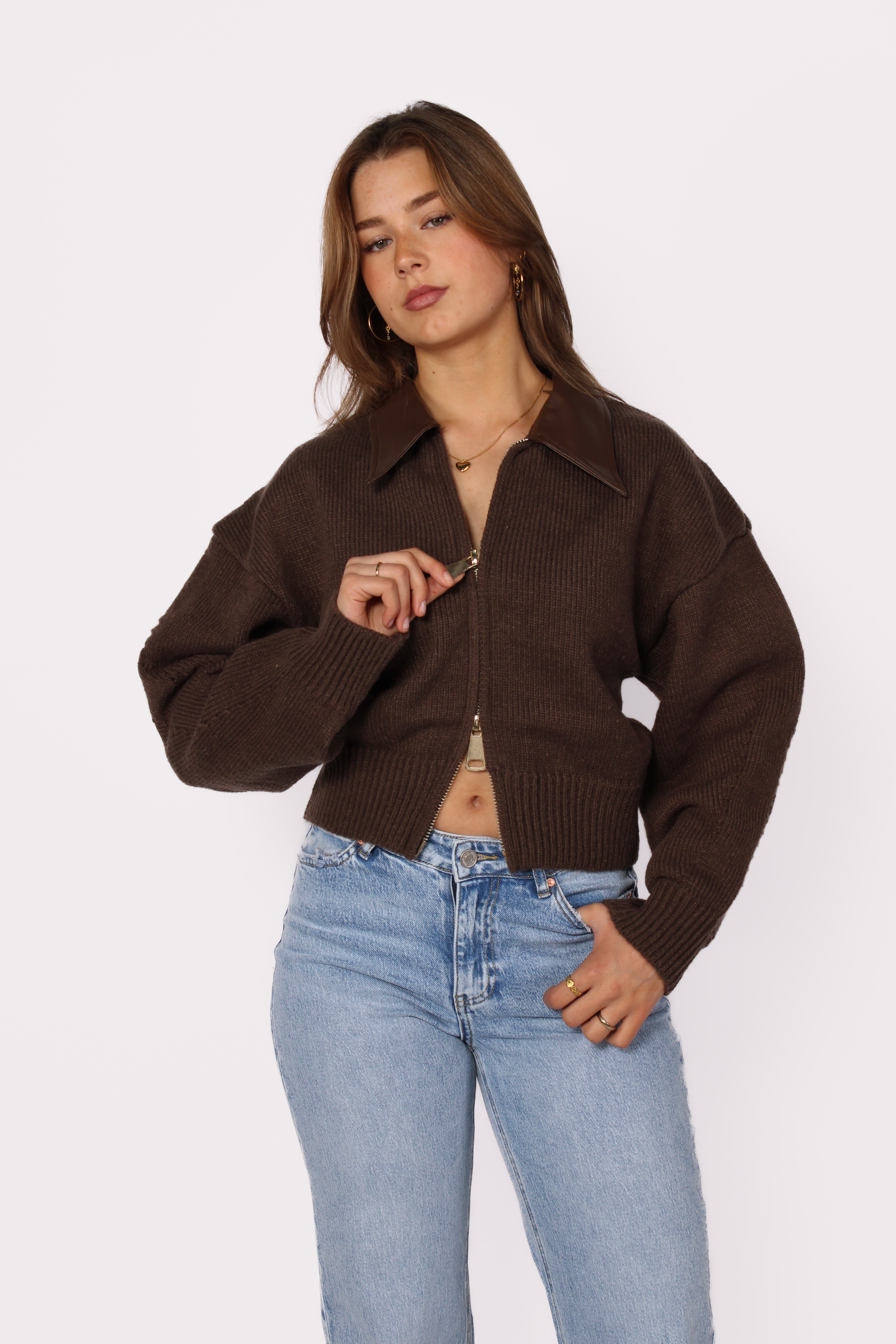 RILEY ZIPPER SWEATER - BROWN
