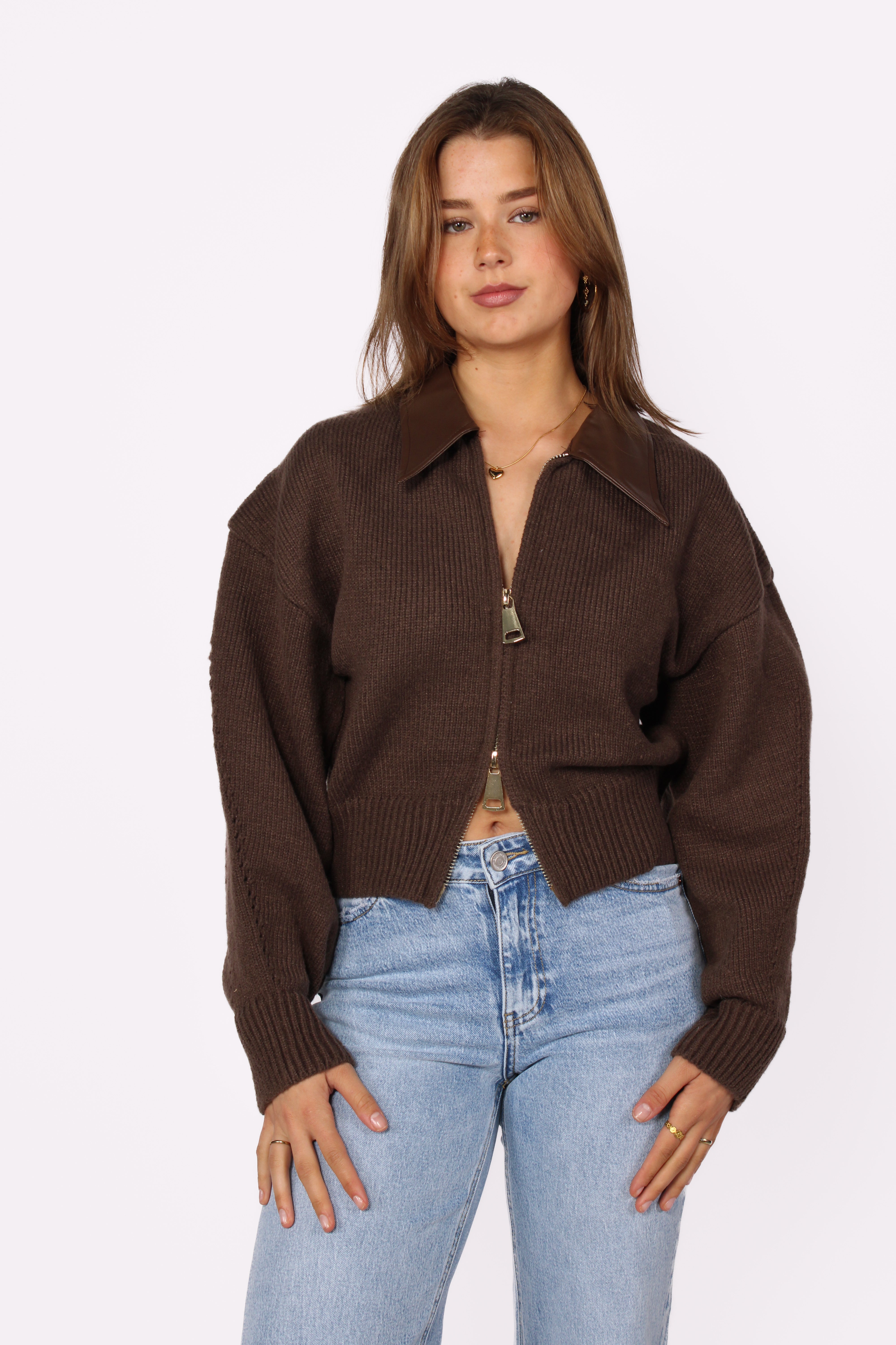 RILEY ZIPPER SWEATER - BROWN