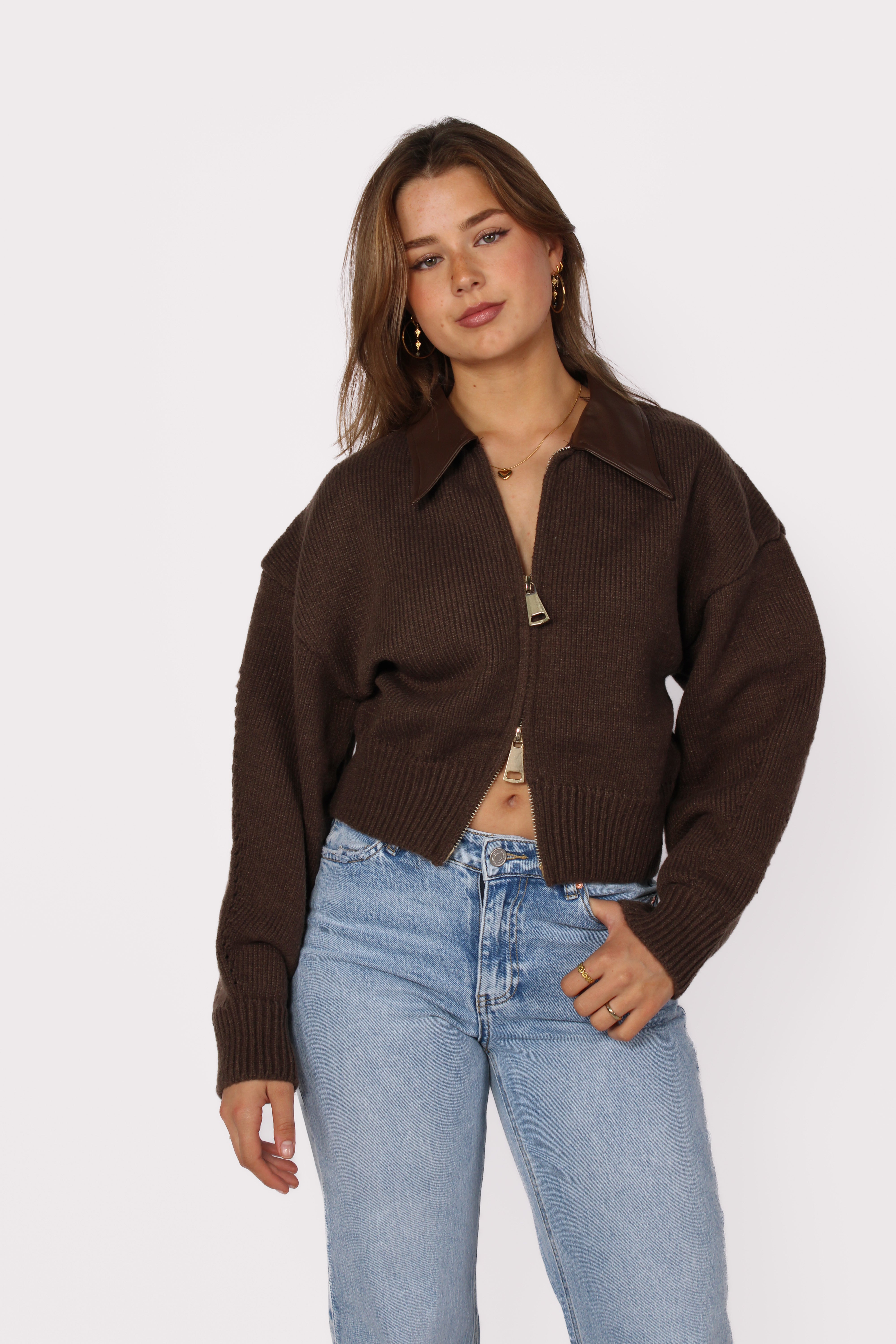 RILEY ZIPPER SWEATER - BROWN