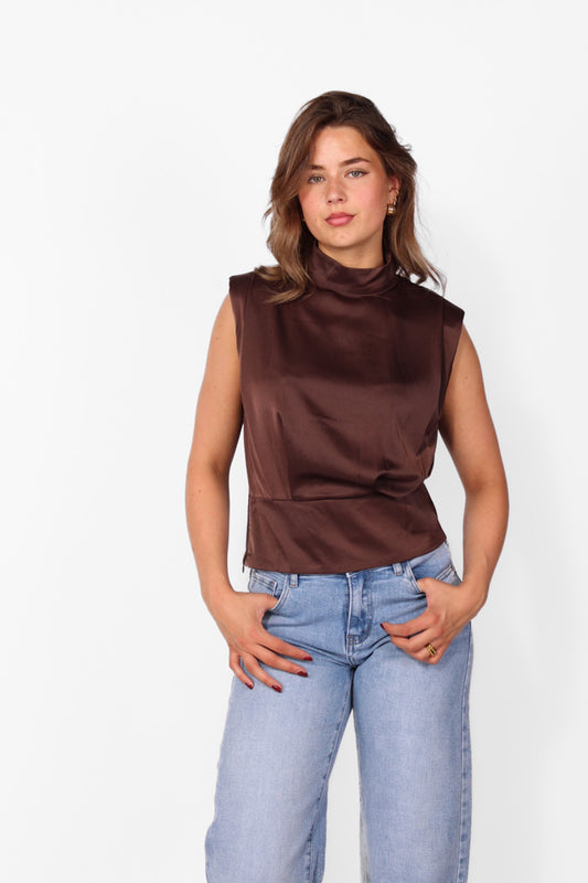 CHIC SATIN TOP