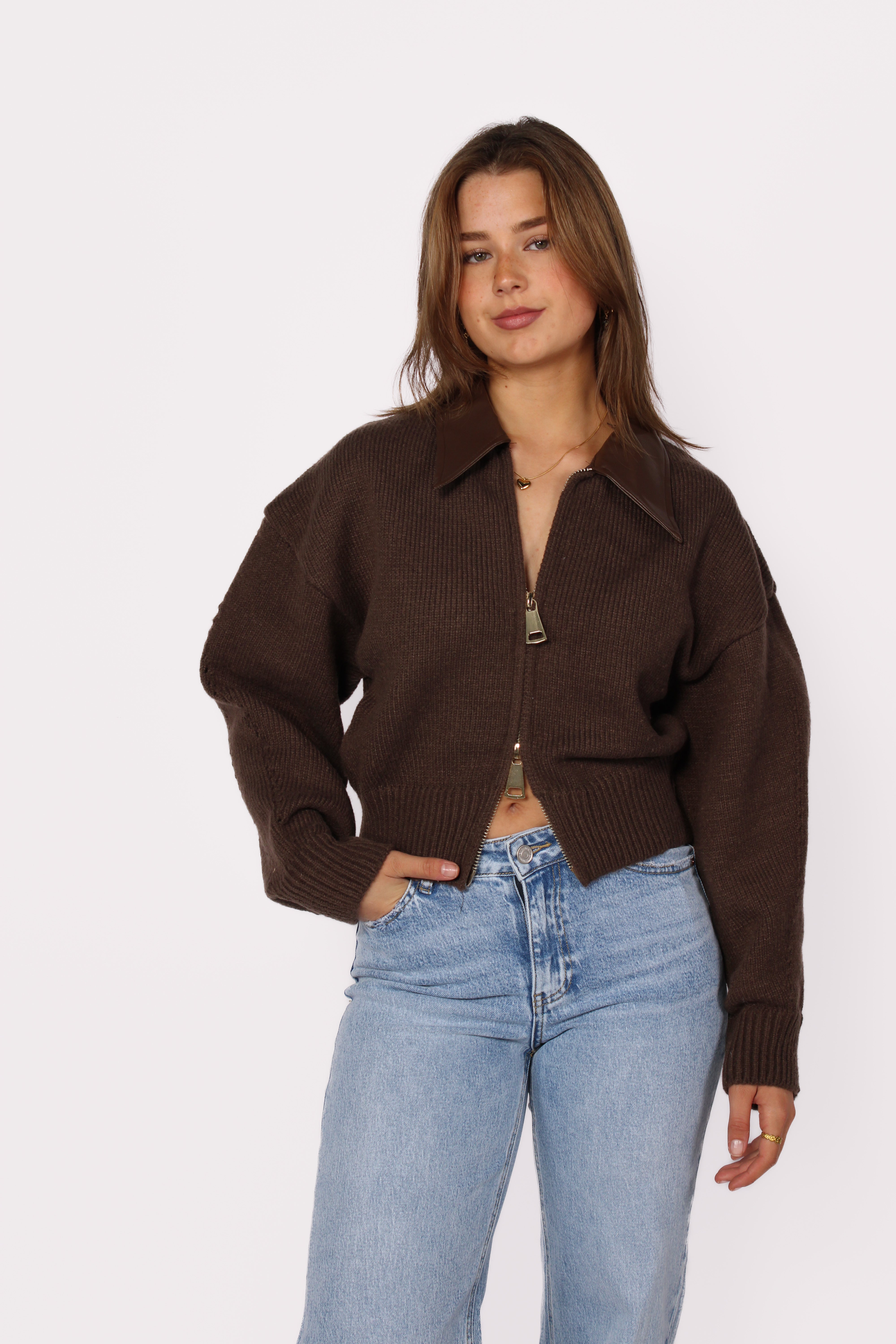 RILEY ZIPPER SWEATER - BROWN