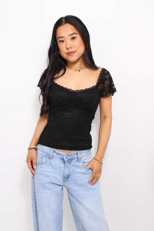 ROMANCE LACE TOP - BLACK