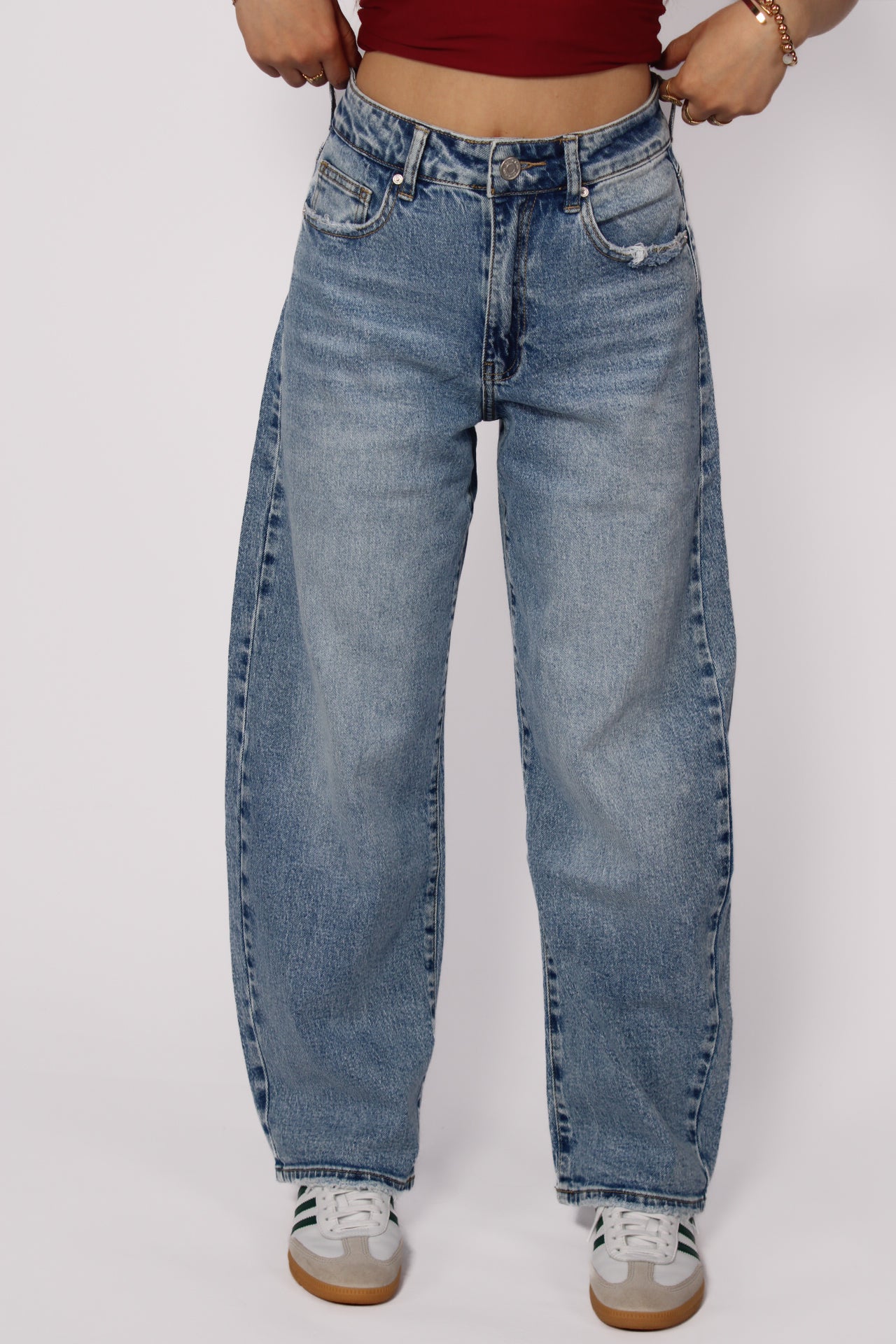 Translation missing: en.sections.featured_product.gallery_thumbnail_alt
