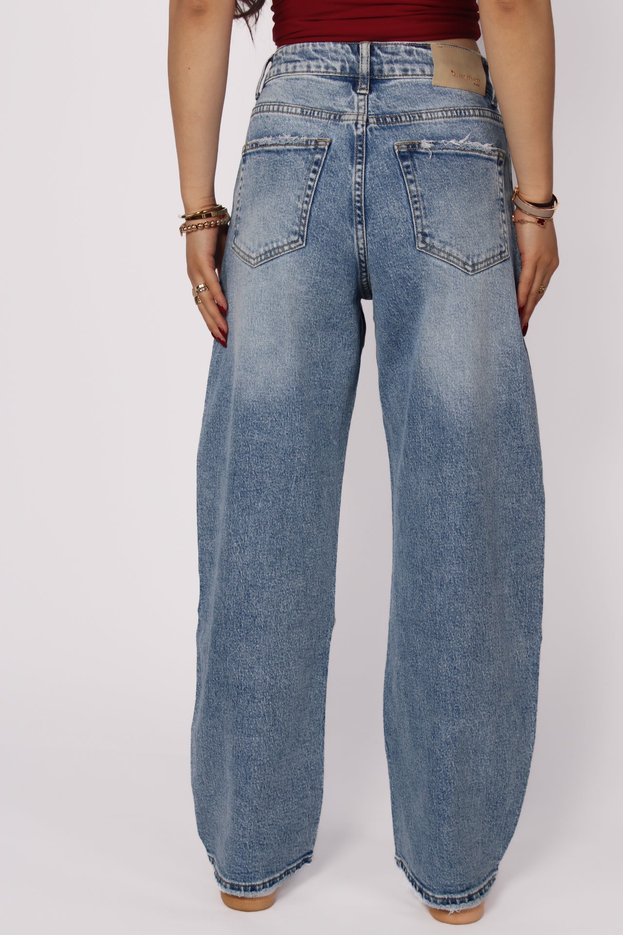 Translation missing: en.sections.featured_product.gallery_thumbnail_alt
