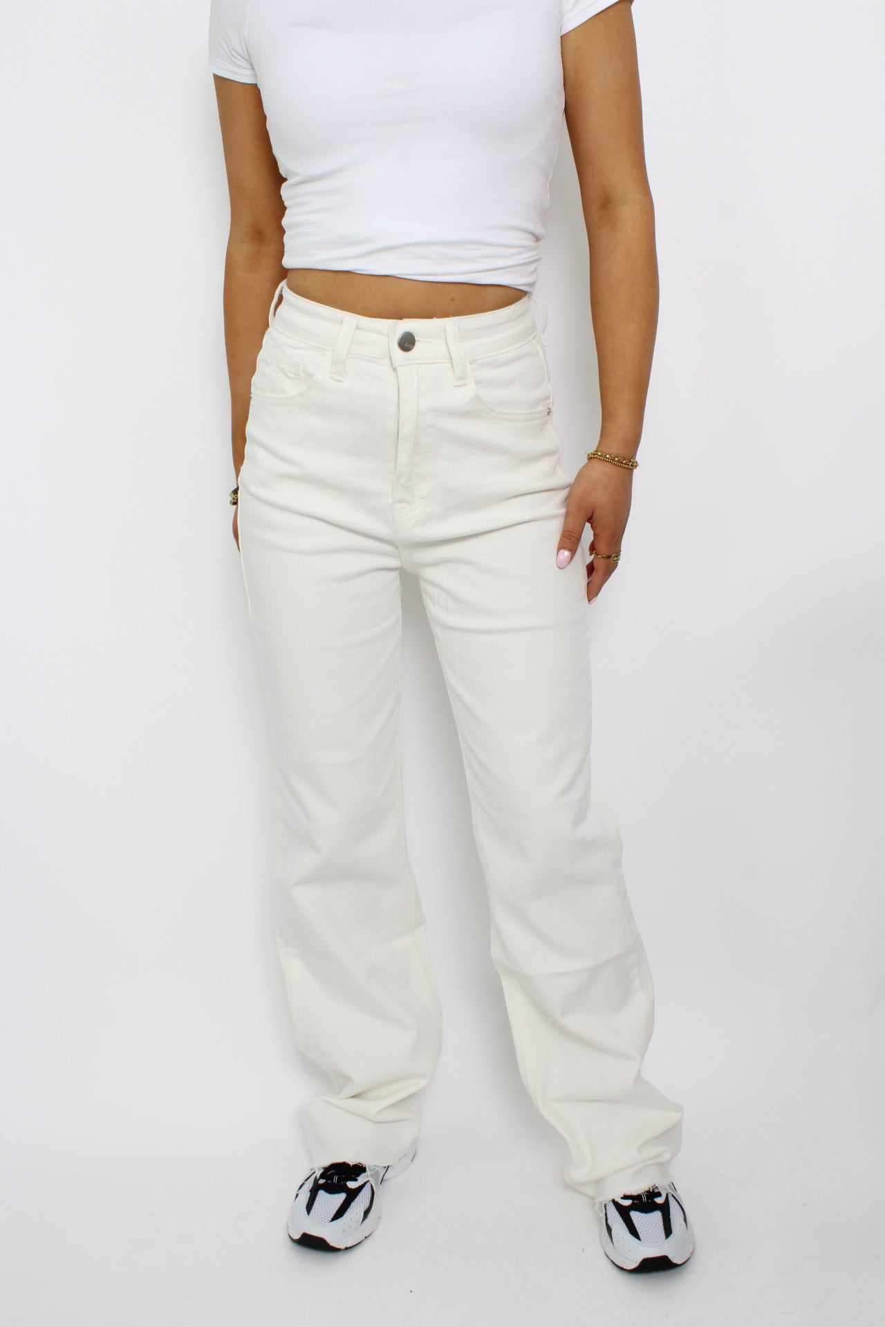 Wide leg witte spijkerbroek met een losse, comfortabele pasvorm.
