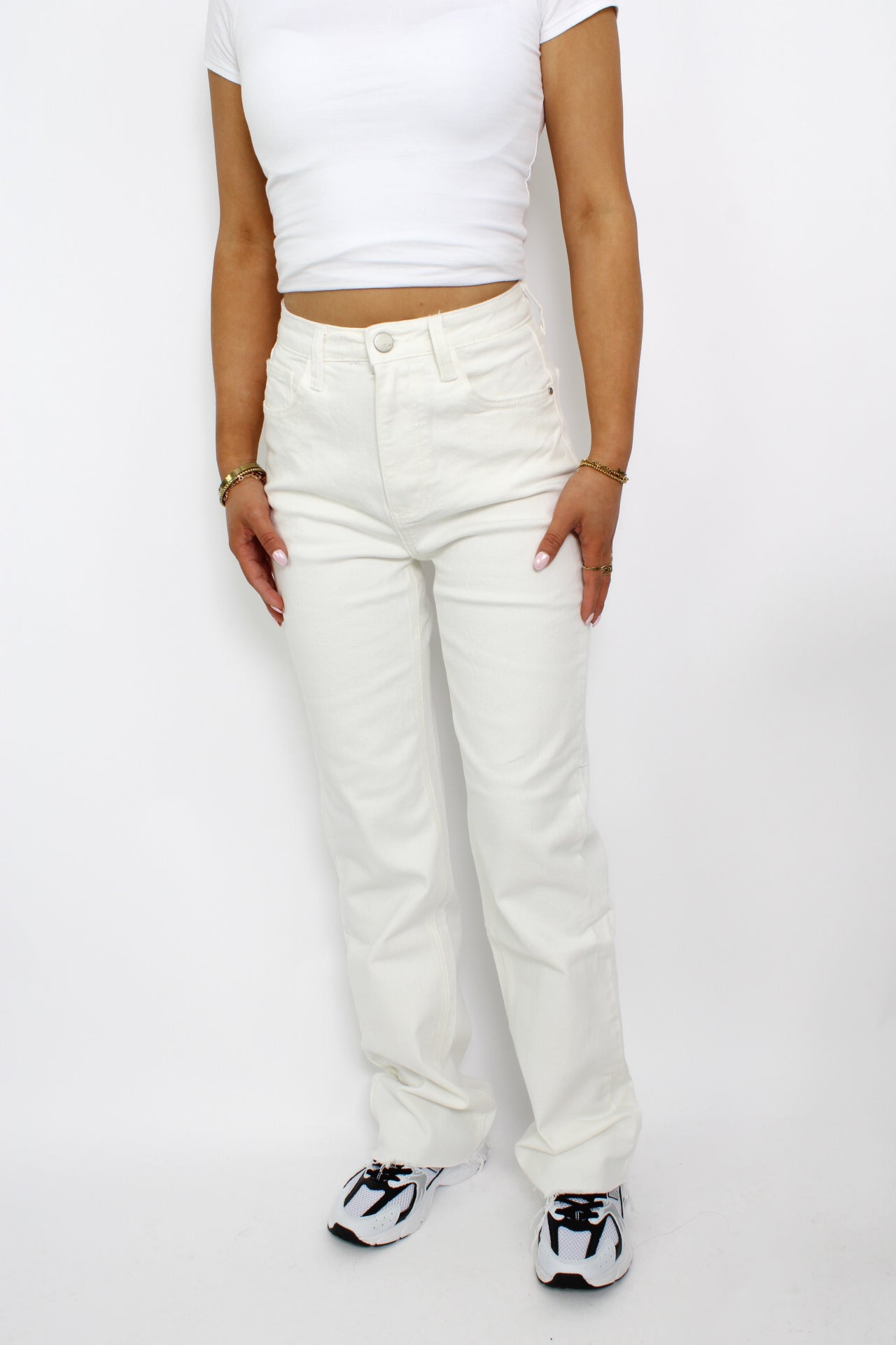 Wide leg witte spijkerbroek met een losse, comfortabele pasvorm.
