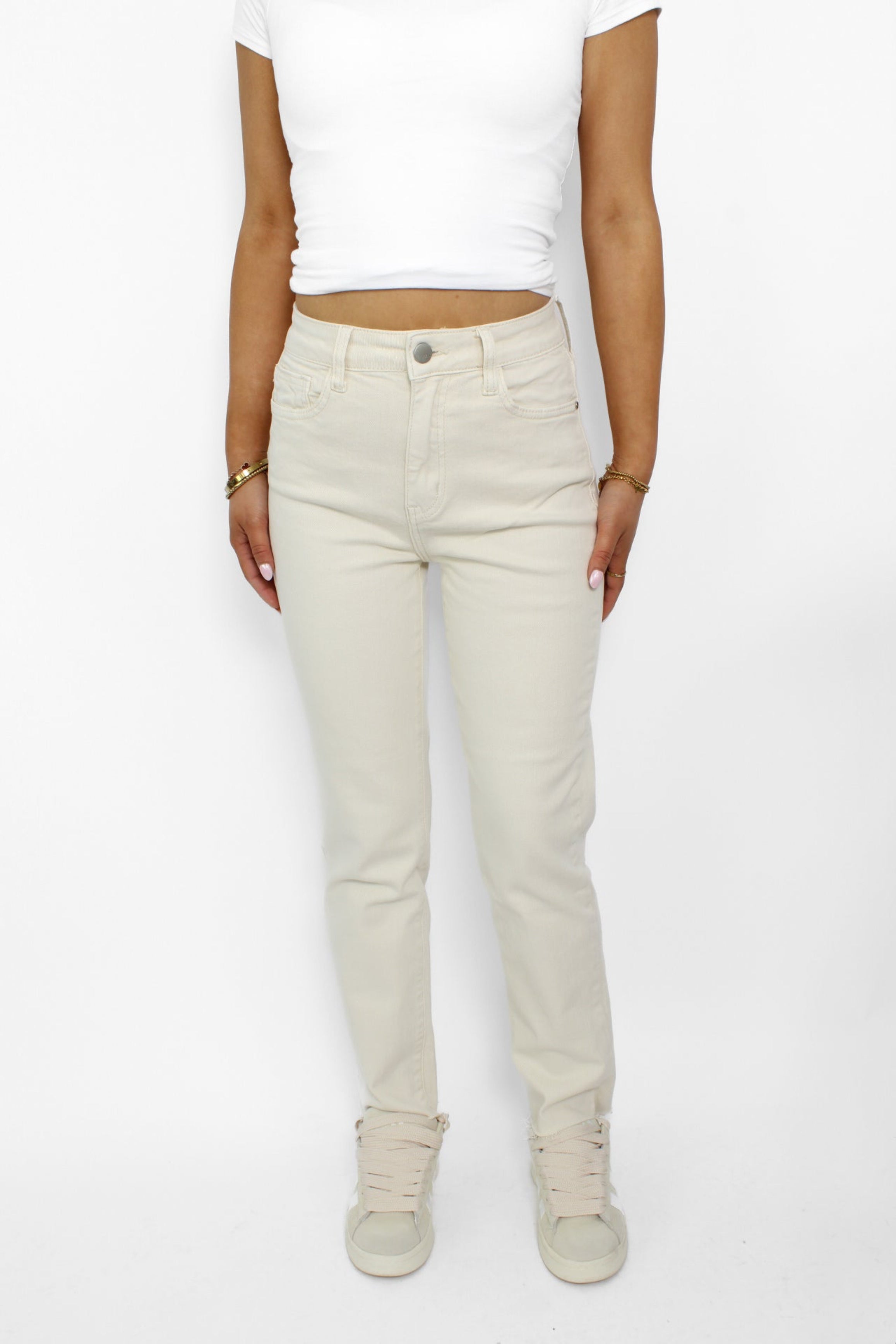 Petite beige spijkerbroek, mom fit pasvorm, ideaal voor kleinere vrouwen