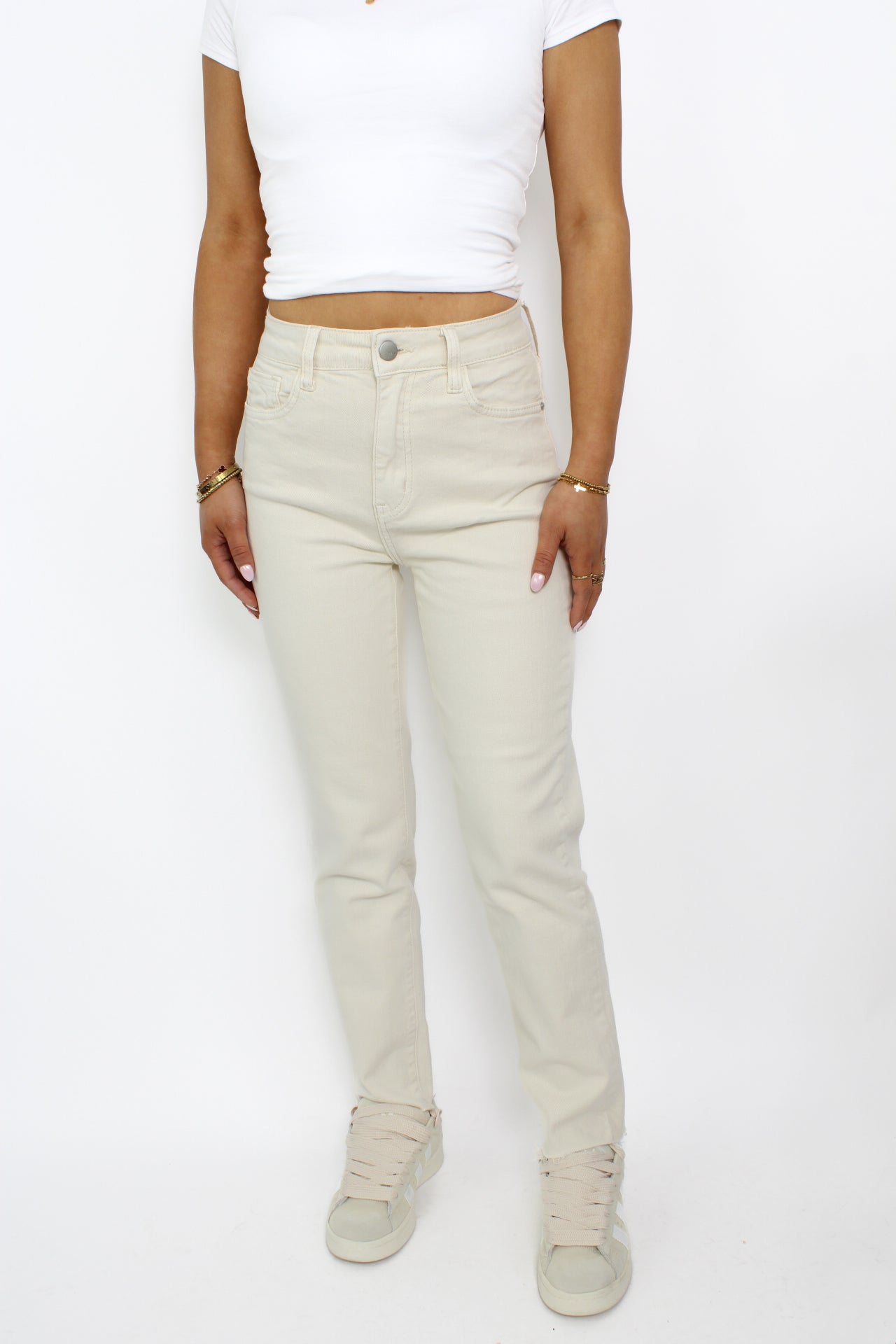 Petite beige spijkerbroek, mom fit pasvorm, ideaal voor kleinere vrouwen