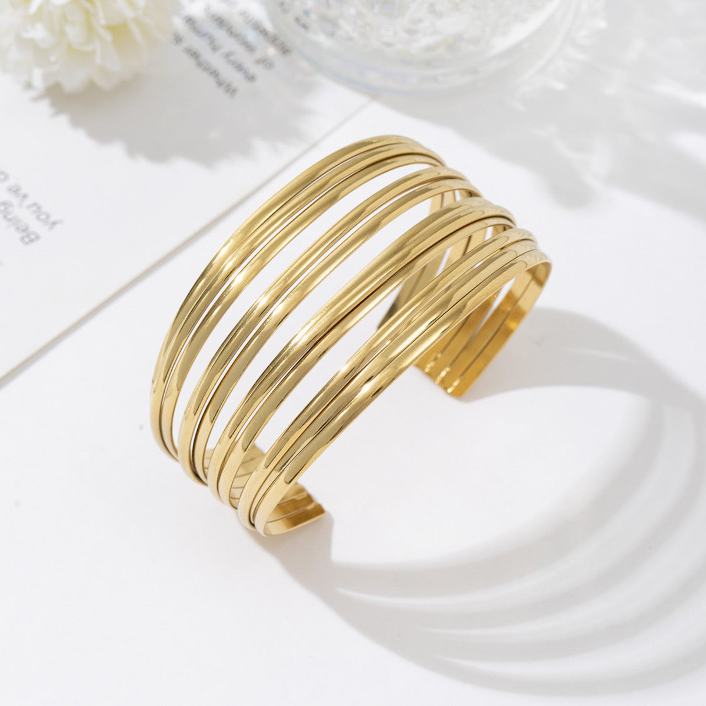 HOLD ME CLOSE BRACELET - GOLD