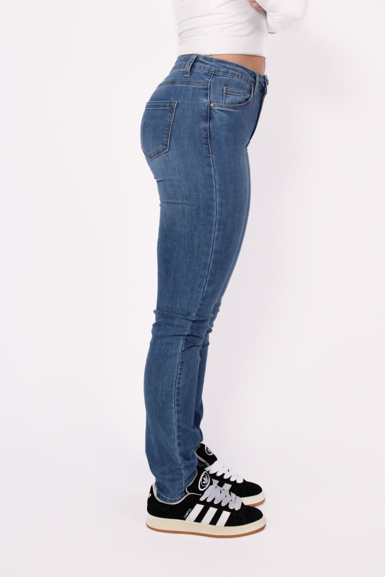 STRAIGHT LEG JEANS 209 - MID DENIM