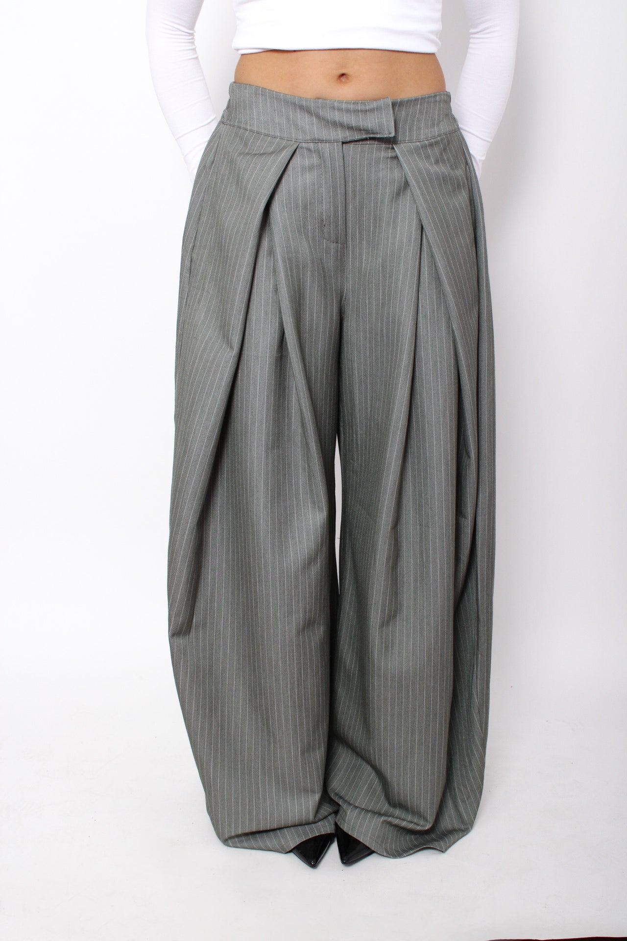 MADISON PINSTRIPE TROUSER - GREY