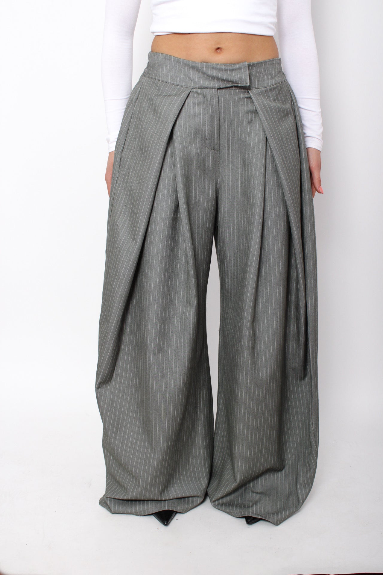 MADISON PINSTRIPE TROUSER - GREY
