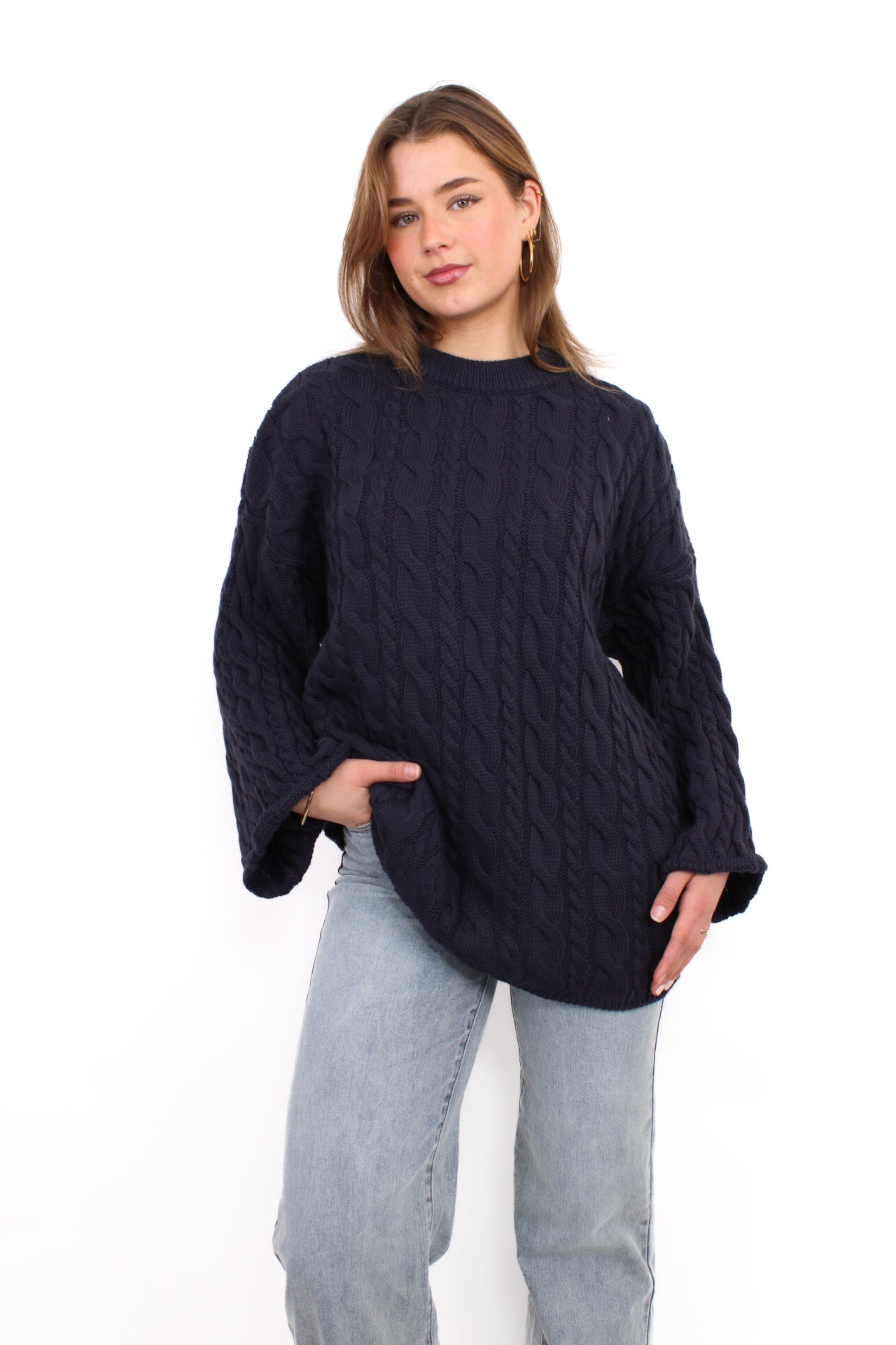 CABLE KNIT - NAVY