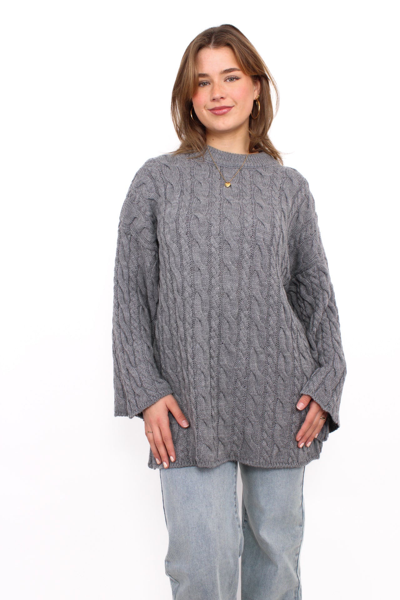 CABLE KNIT - GREY