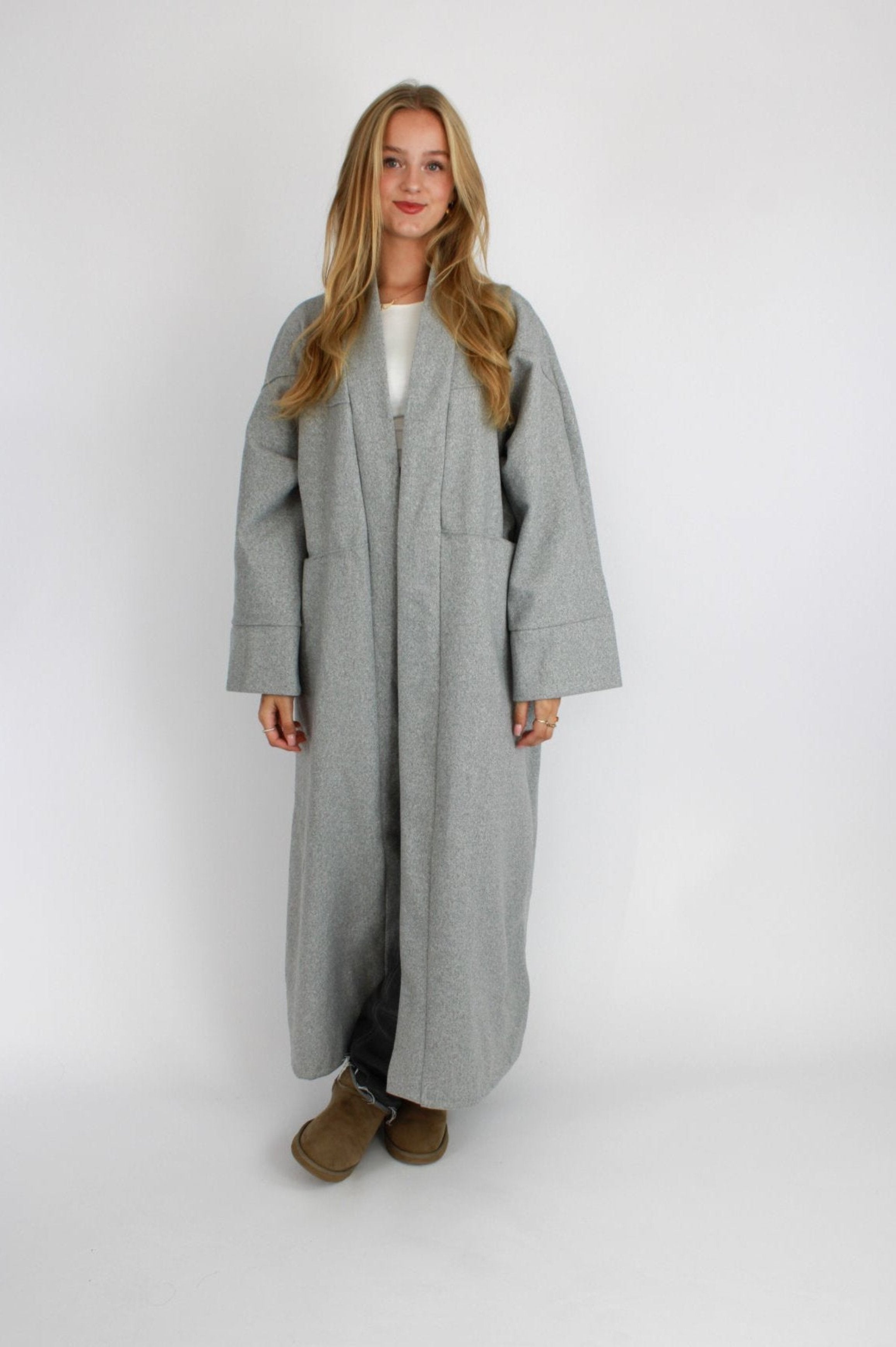 “TALL'' NYLA KIMONO - GREY