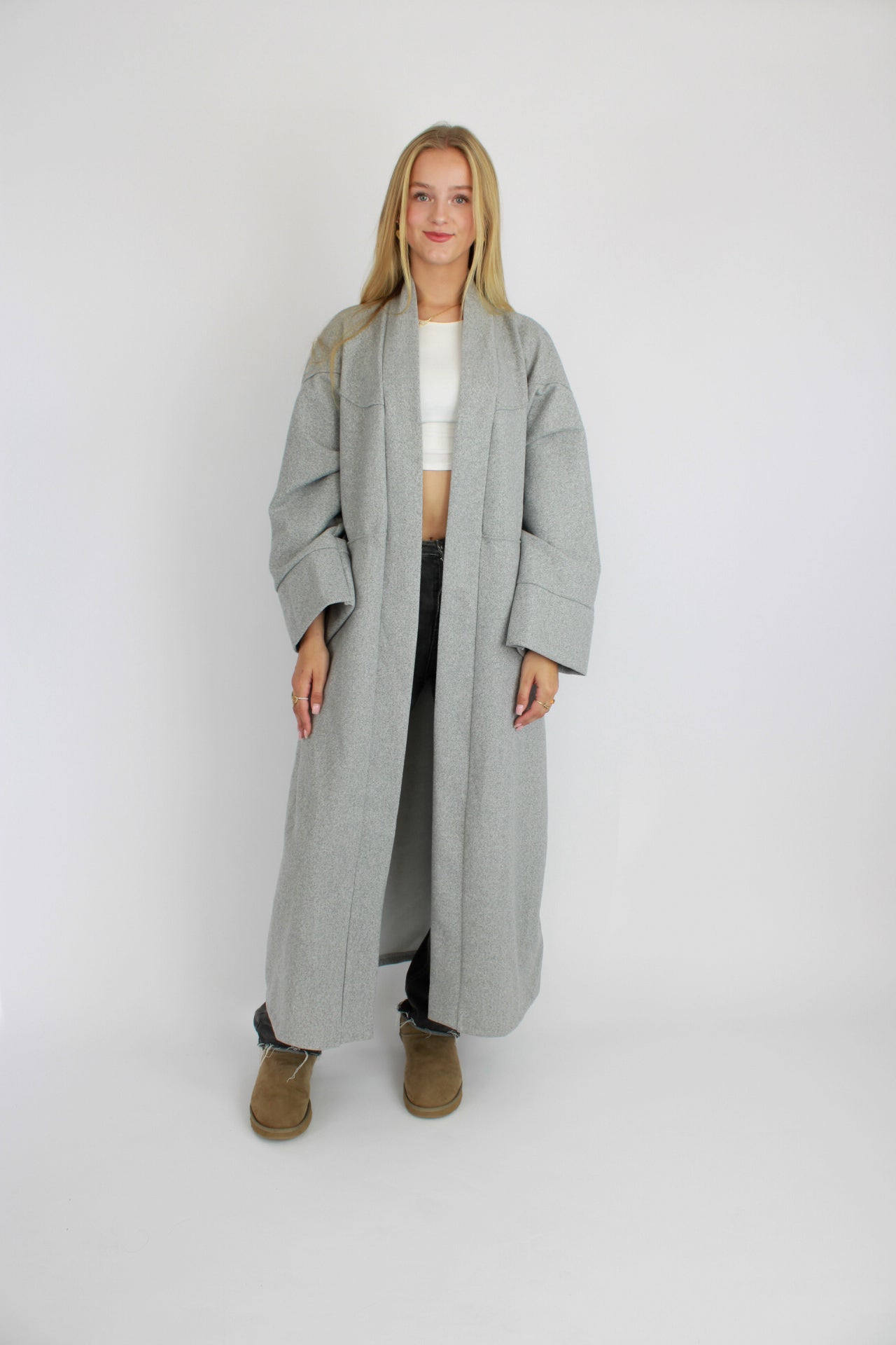 “TALL'' NYLA KIMONO - GREY