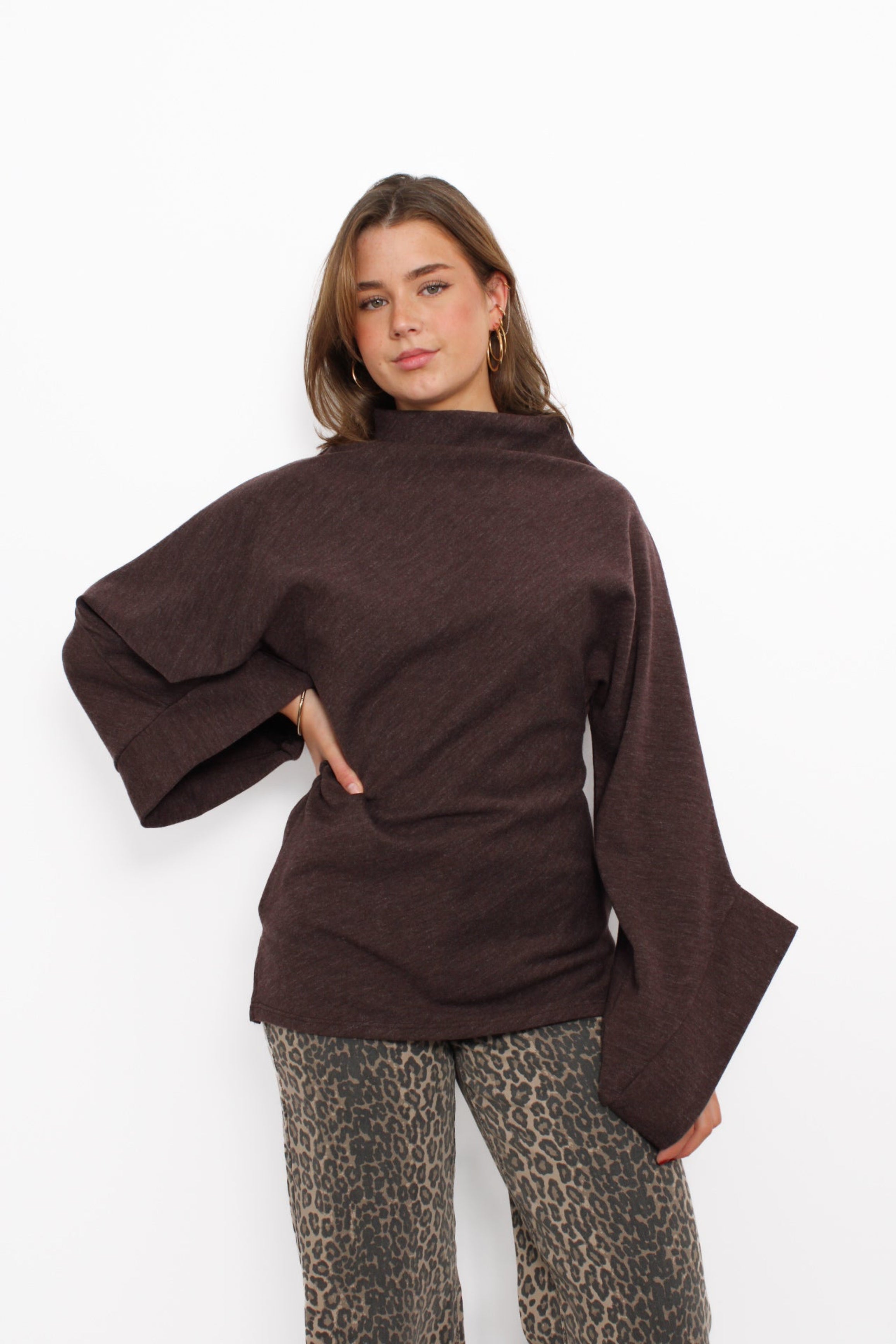 ABBY SWEATER - BROWN