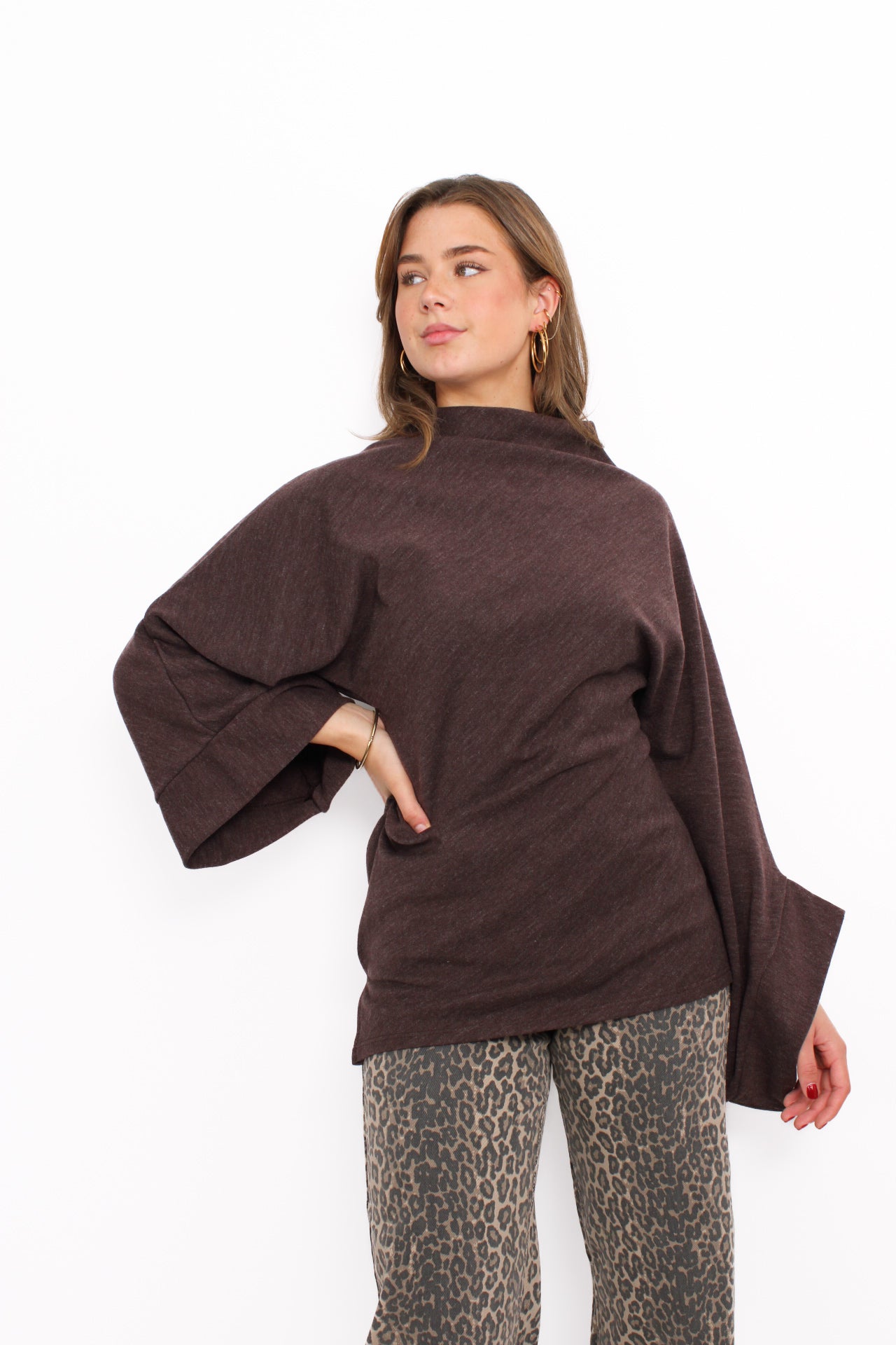ABBY SWEATER - BROWN