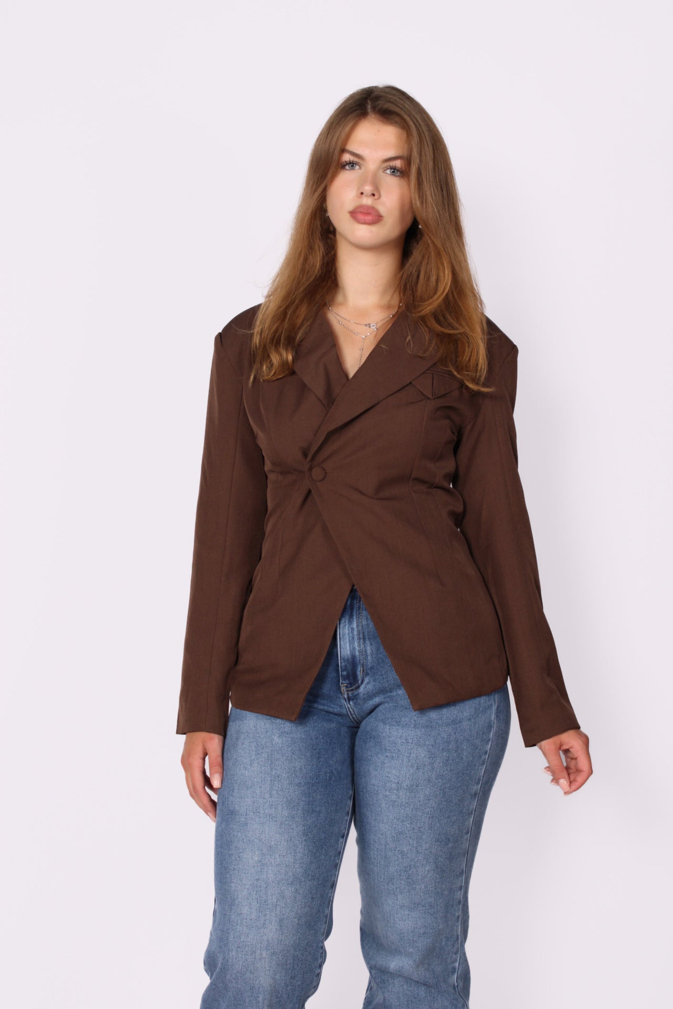 CINCHED ELEGANCE BLAZER - BROWN