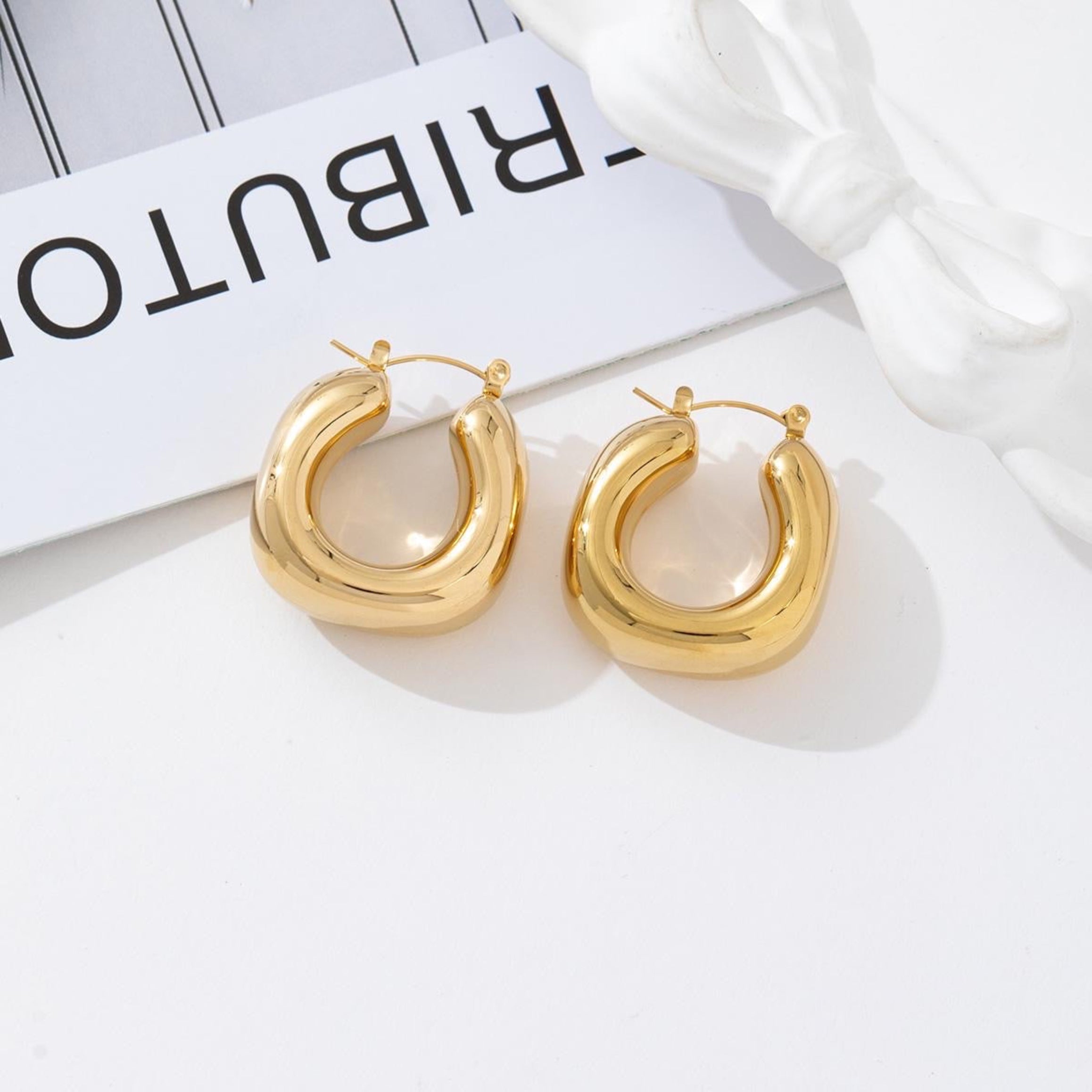 CHUNKY HOOPS EARRING - GOLD