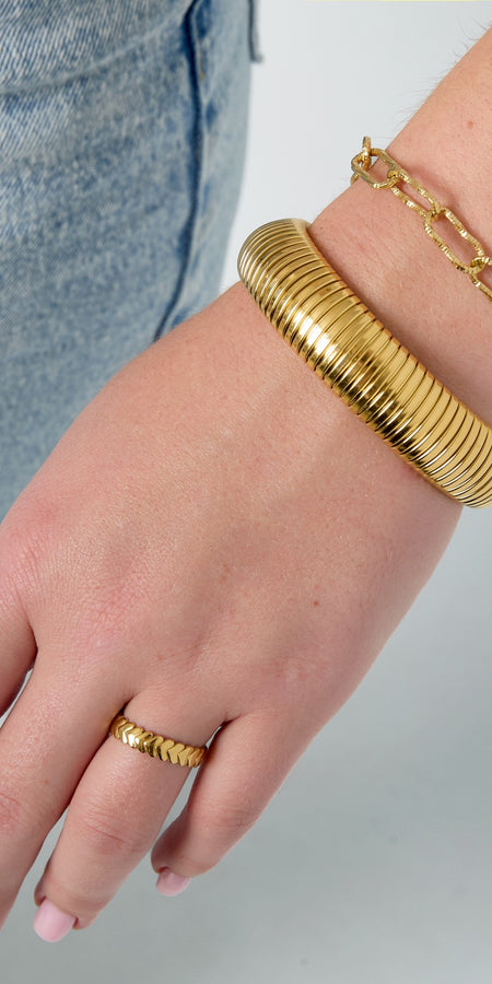 BOLD AND TRENDY BRACELET - GOLD