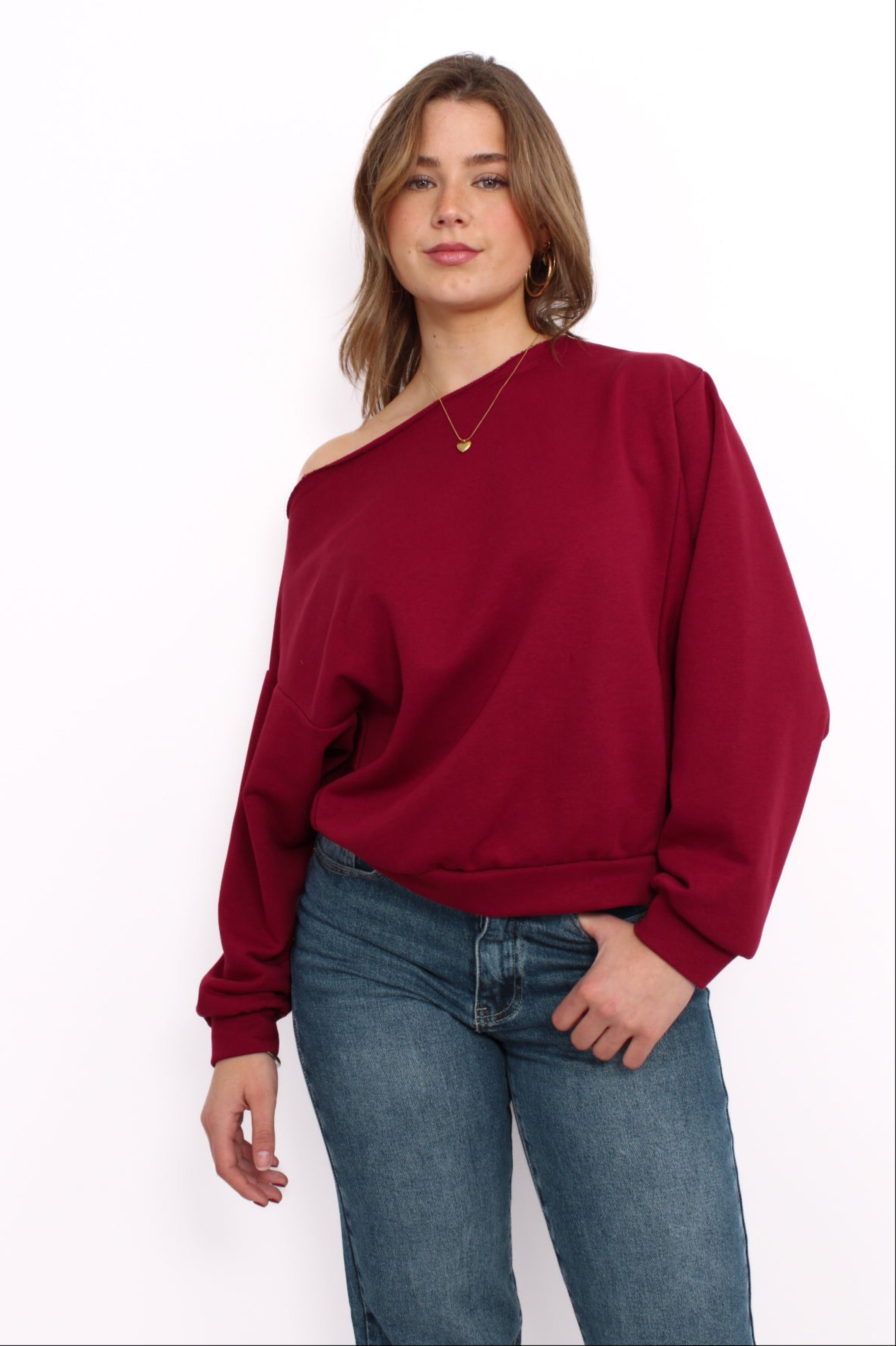 LEAH OFF SHOULDER SWEATER - BORDEAUX