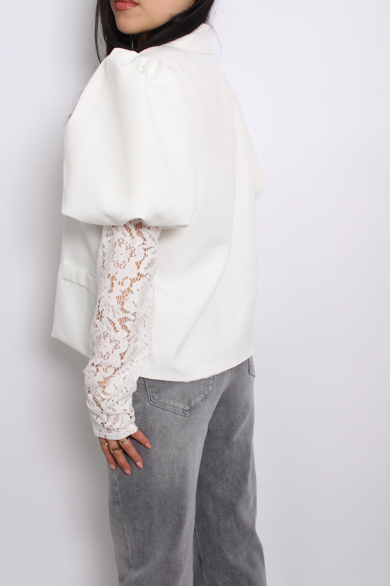 LACE BLAZER - WHITE