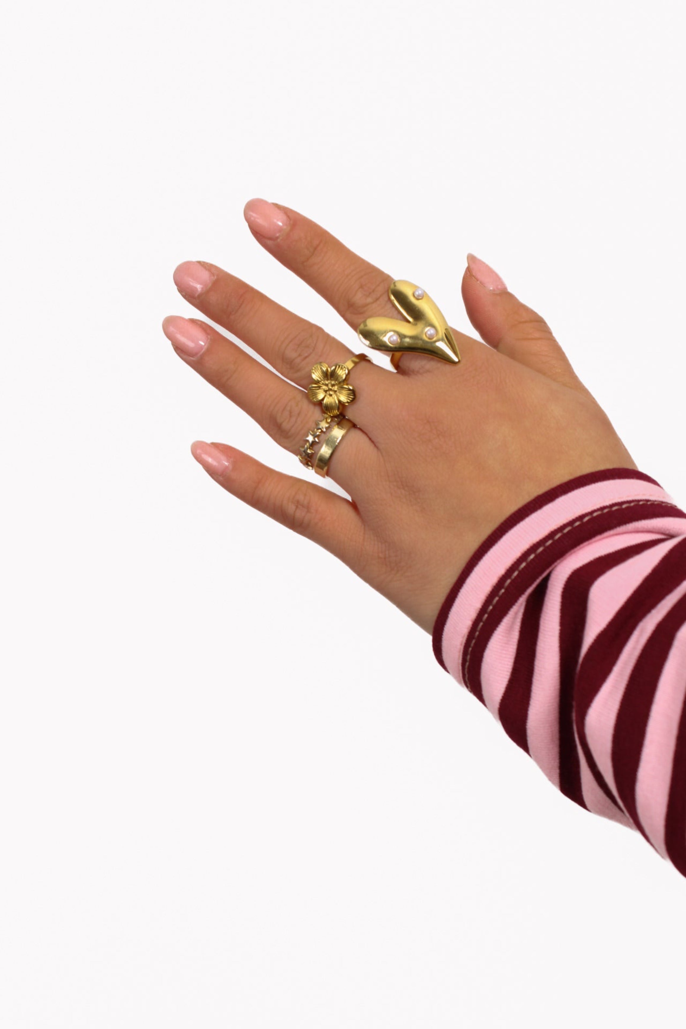 TRIPLE PEARL HEART RING - GOLD