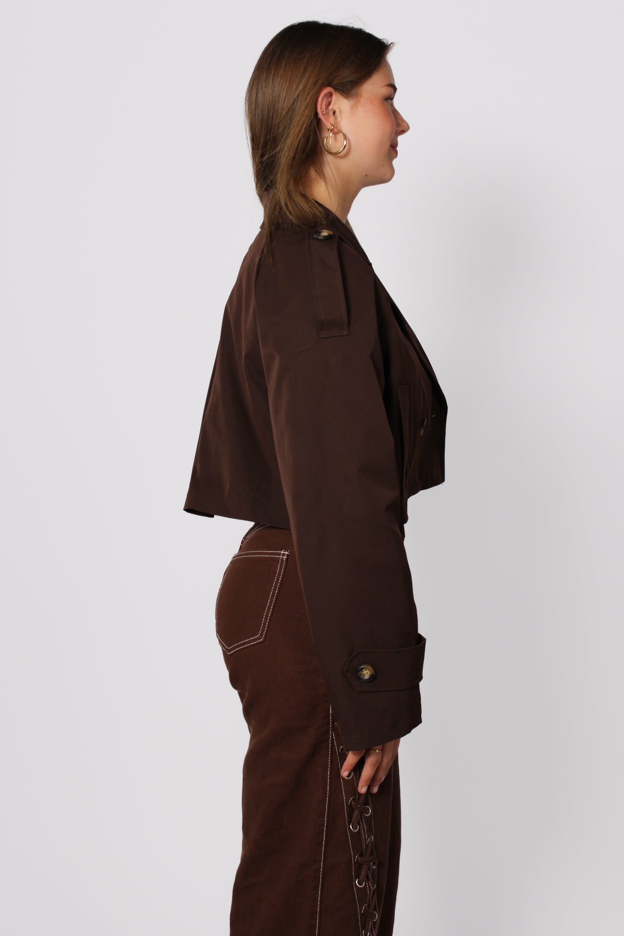 RILEY CROPPED TRENCH COAT - BROWN