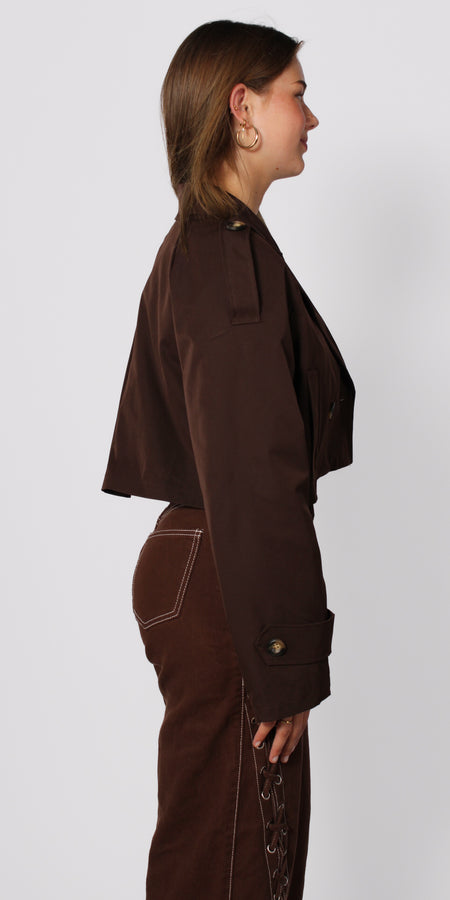 RILEY CROPPED TRENCH COAT - BROWN