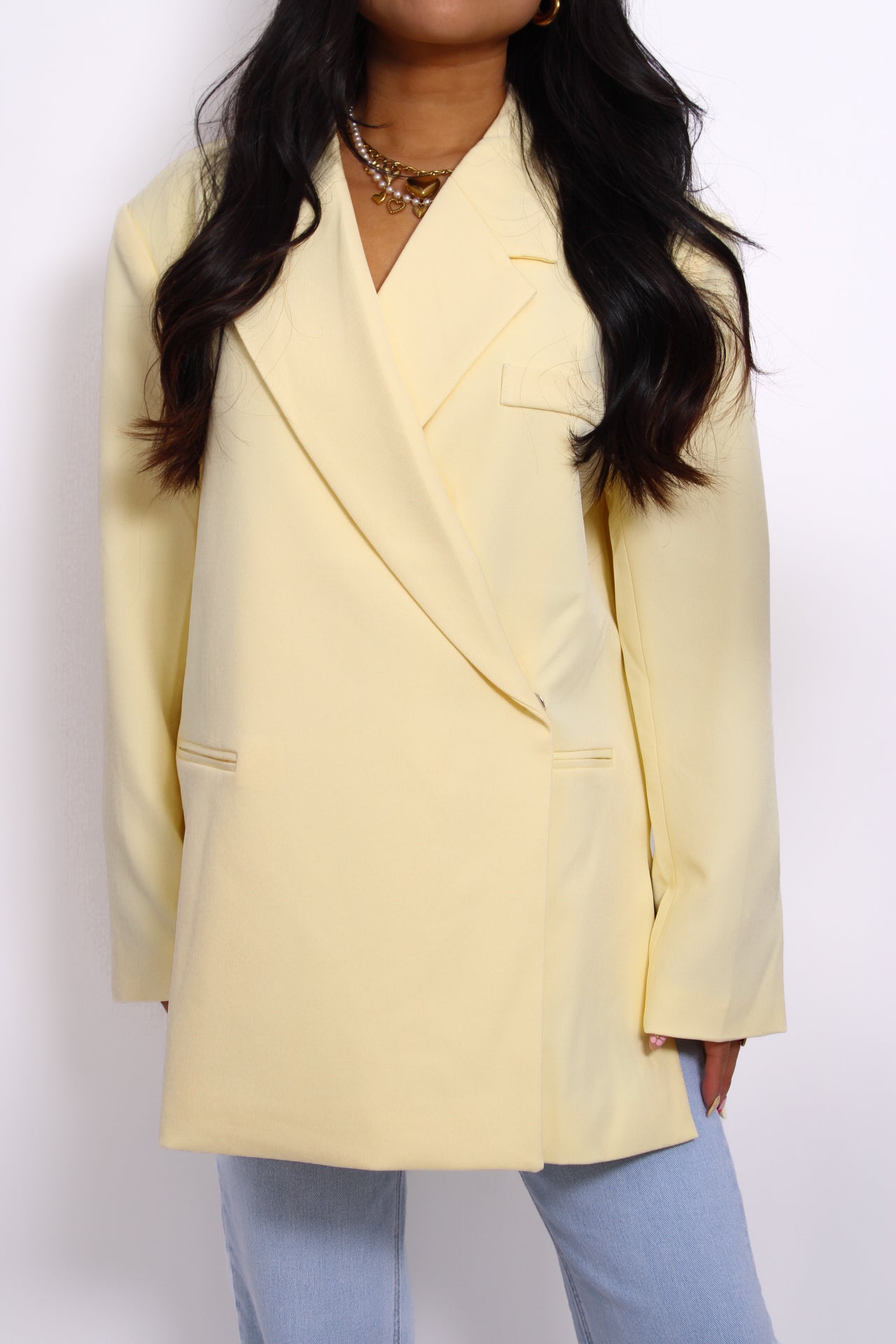 Botergele oversized blazer met lange mouwen, een klassieke kraag en een knoopsluiting voor een stijlvolle en moderne look
