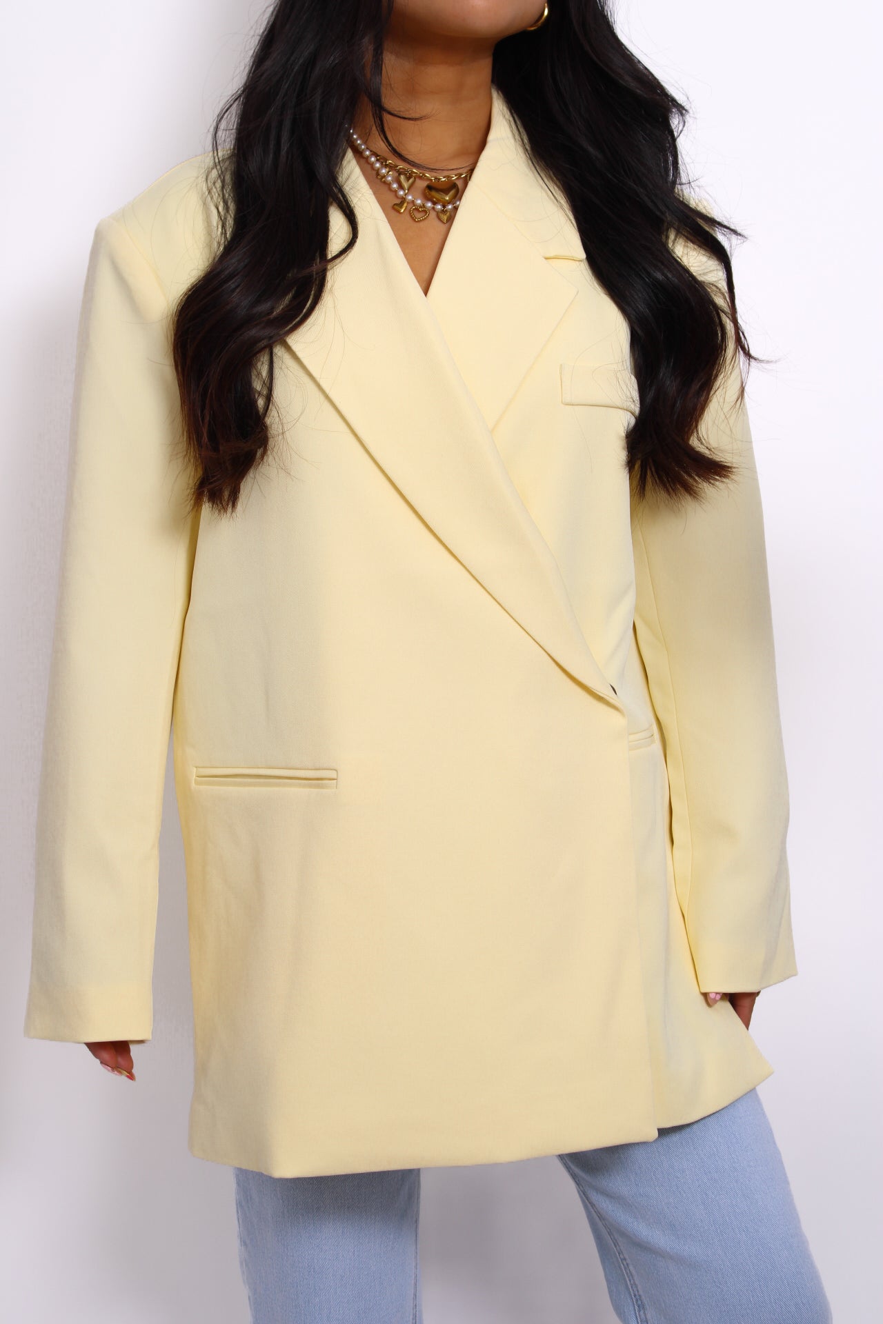 Botergele oversized blazer met lange mouwen, een klassieke kraag en een knoopsluiting voor een stijlvolle en moderne look