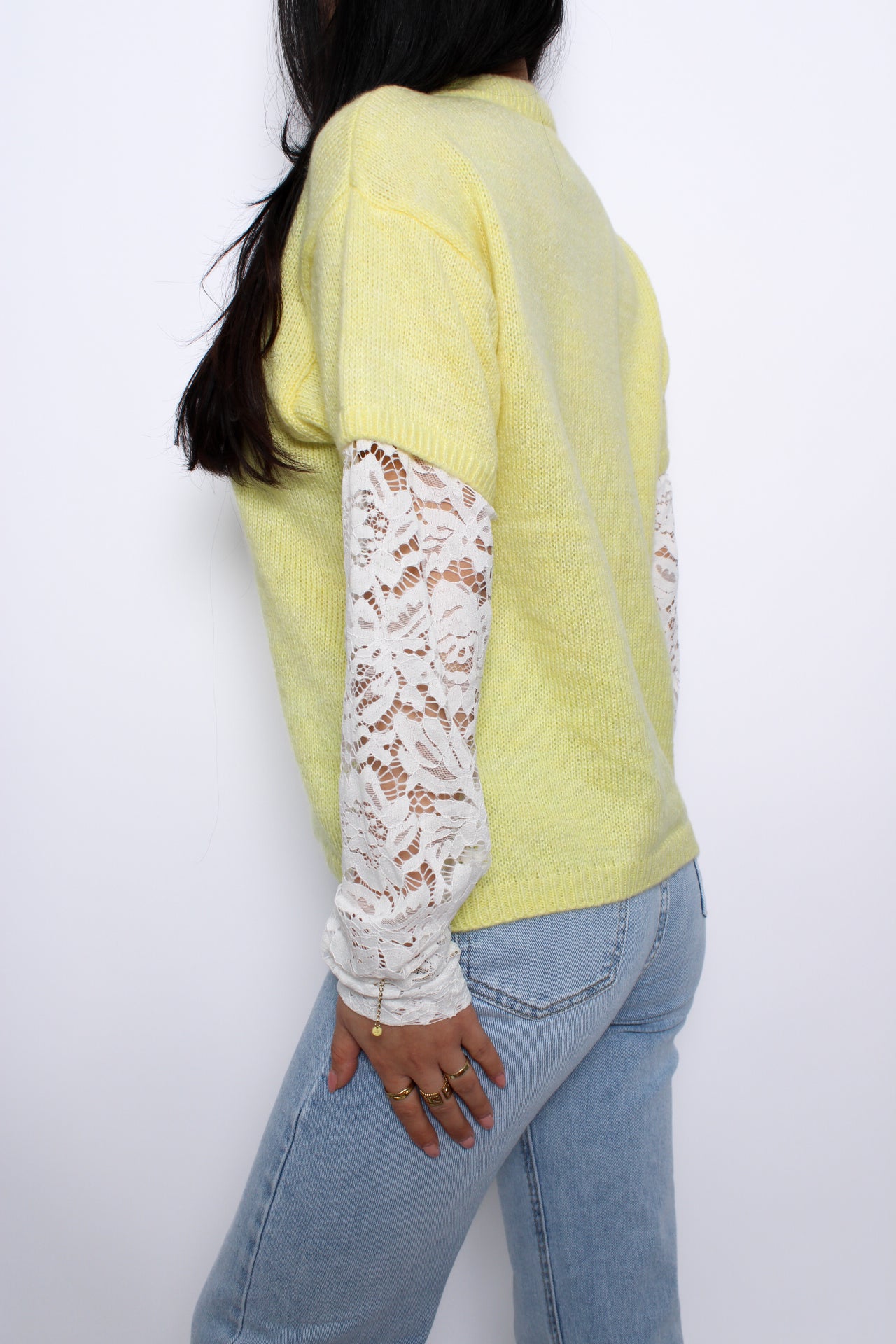 ELLE LACE SWEATER - PASTEL YELLOW