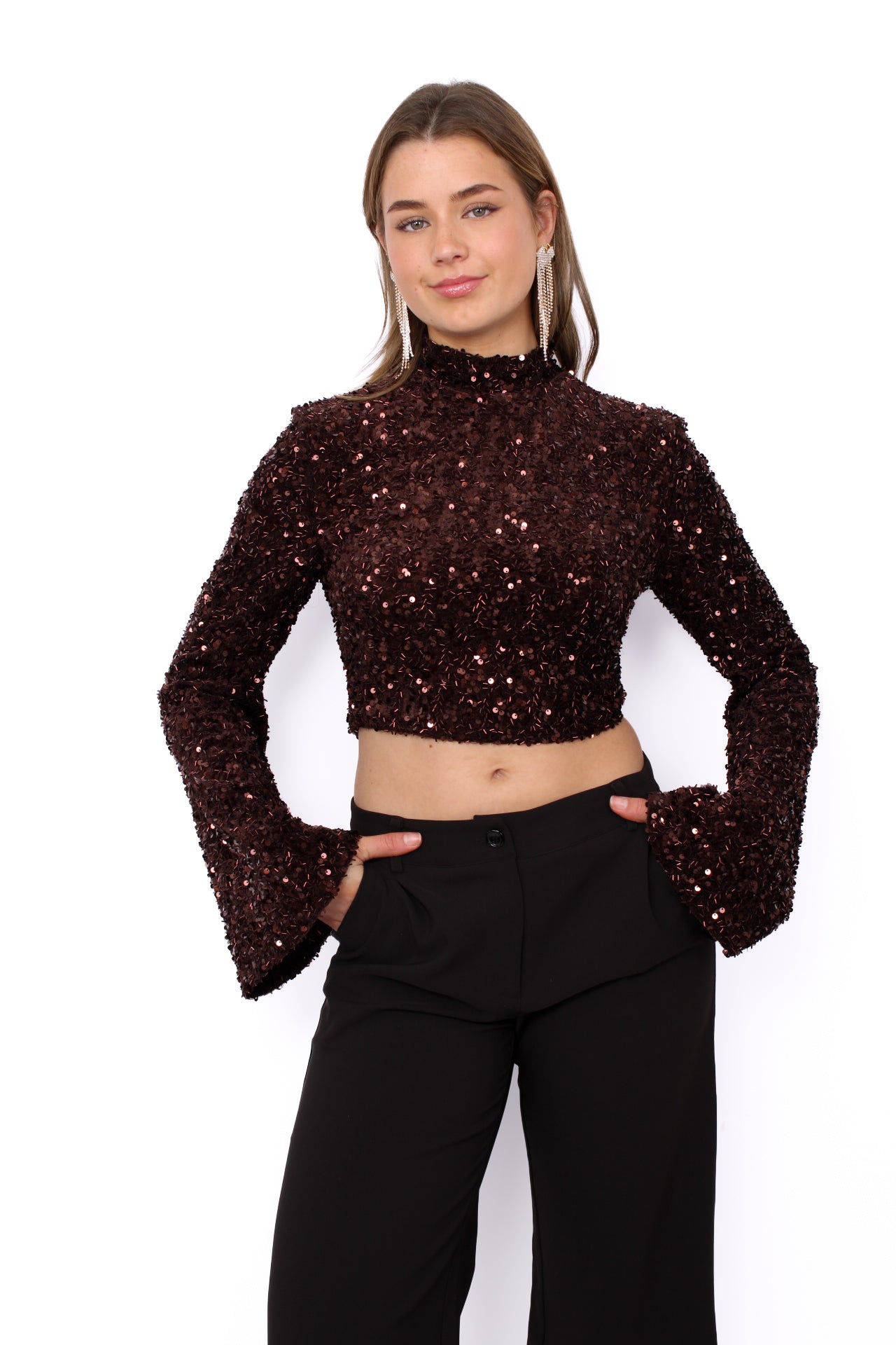 Cropped bruine pailletten top met flare mouwen en rugrits