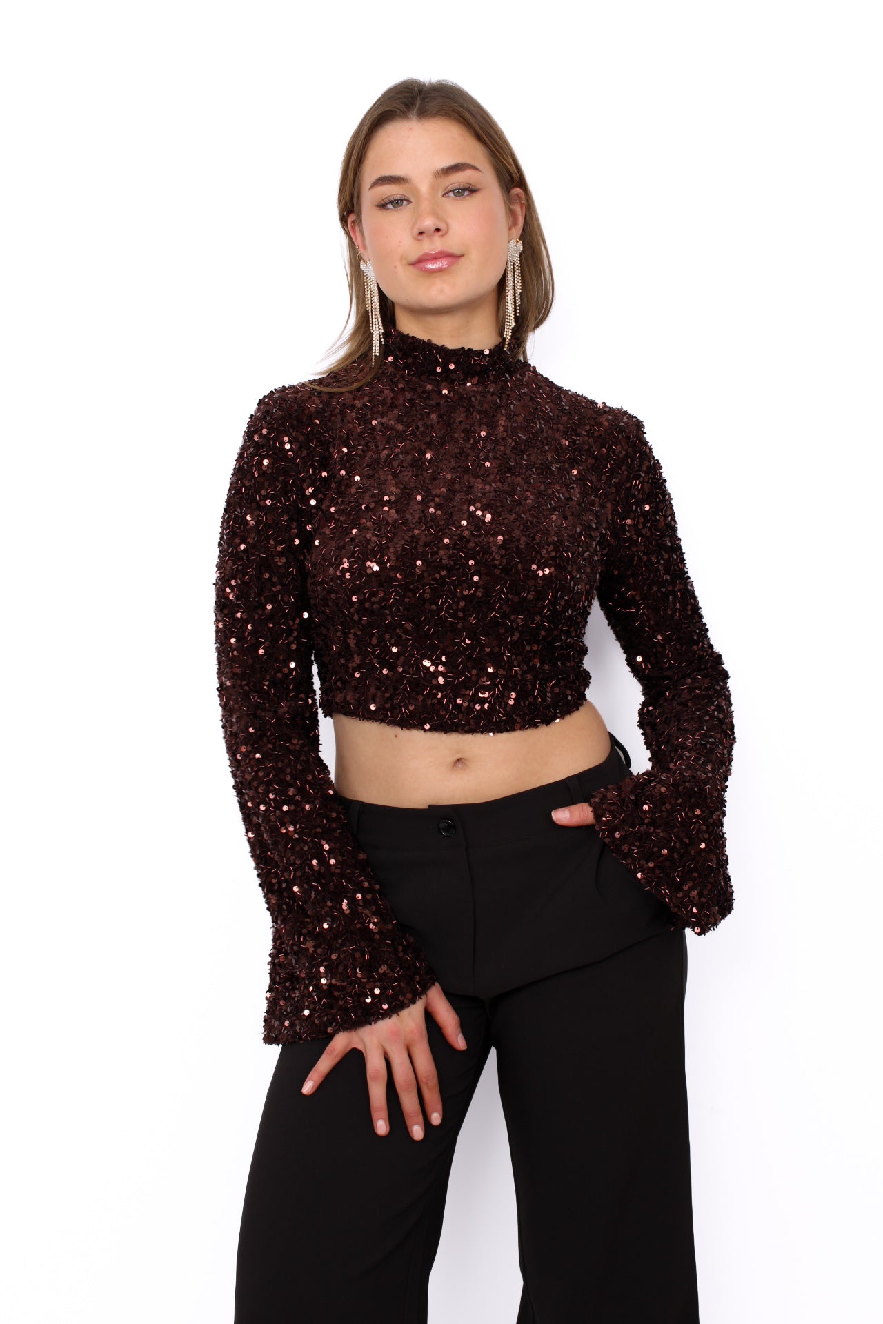Cropped bruine pailletten top met flare mouwen en rugrits