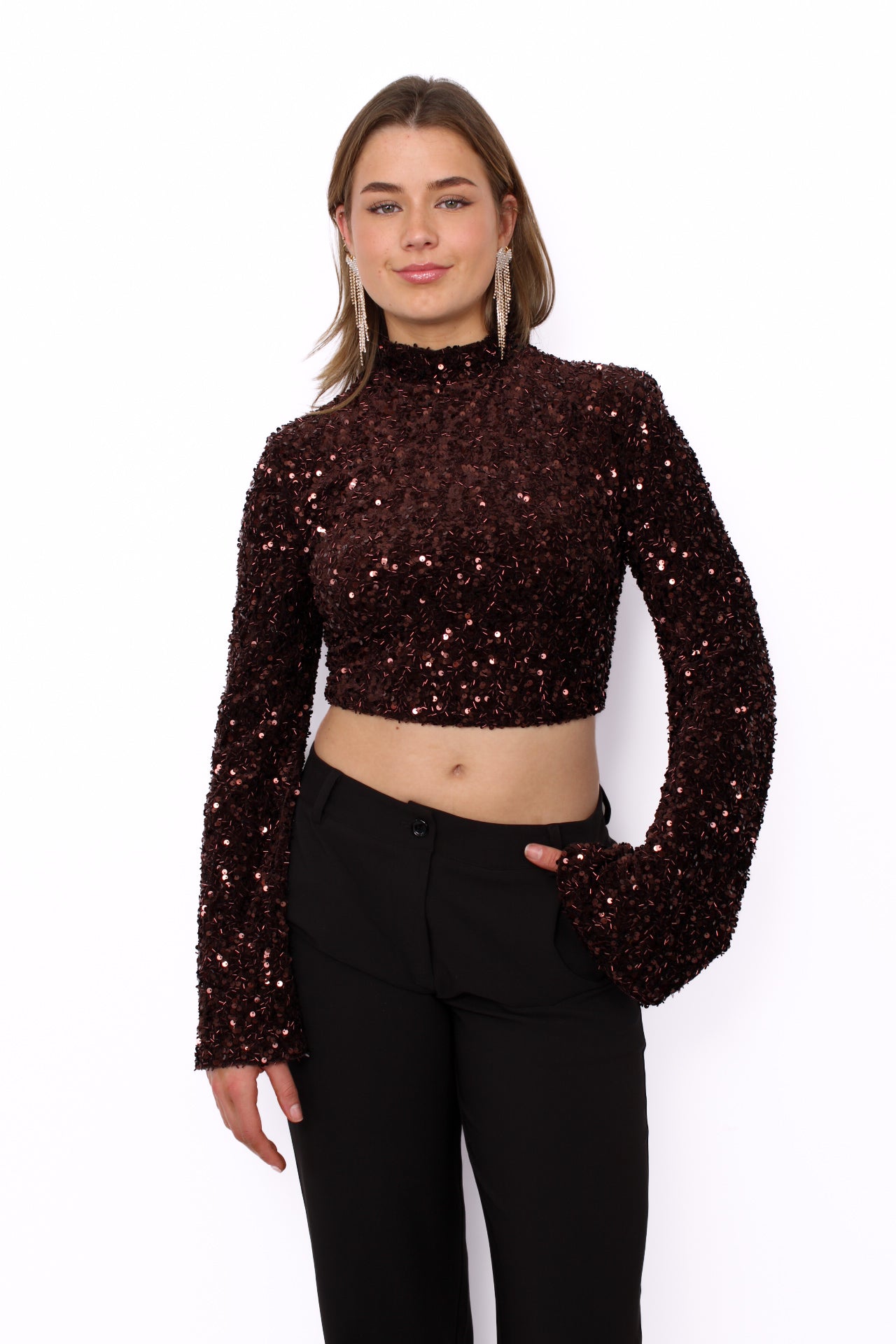 Cropped bruine pailletten top met flare mouwen en rugrits