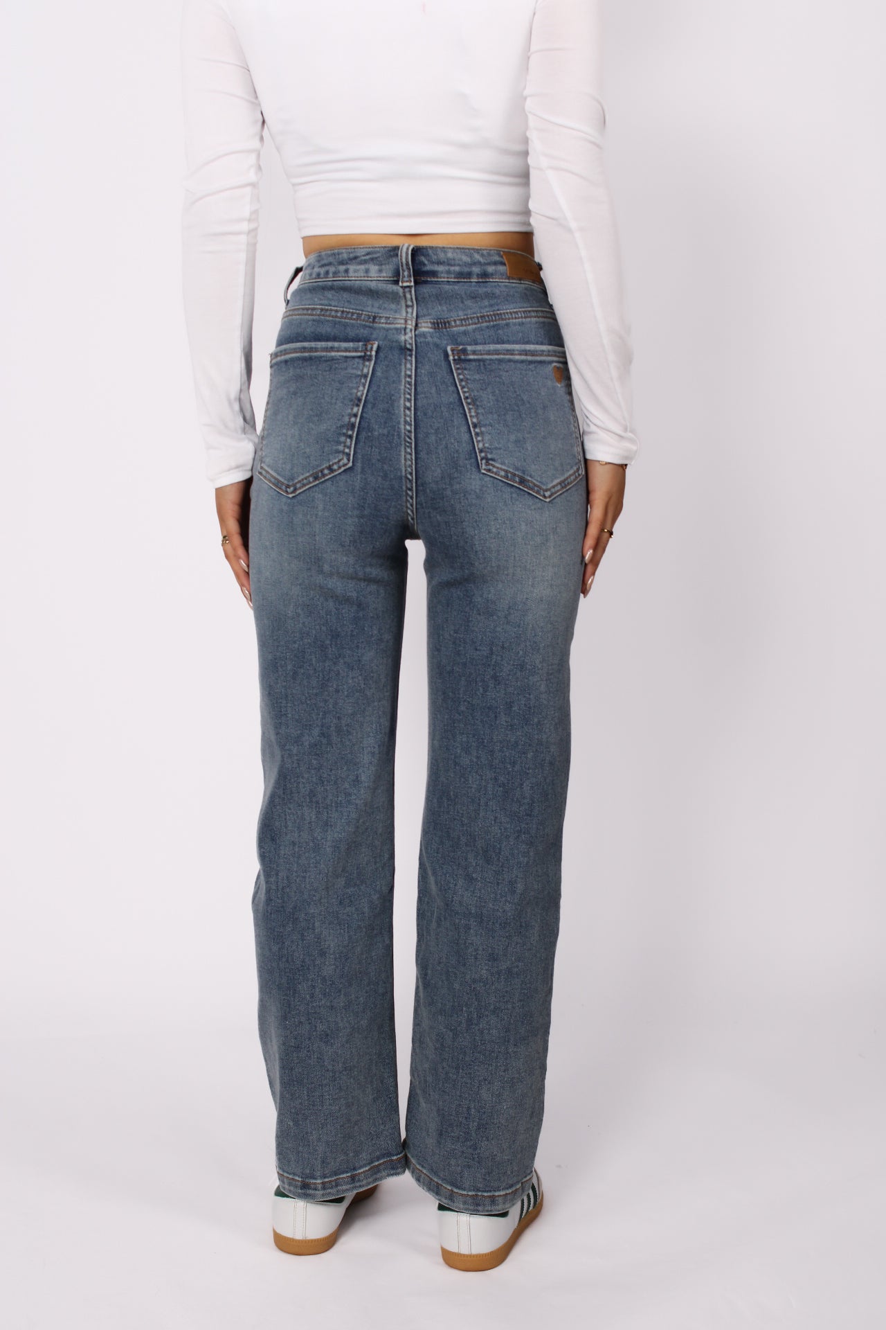 ''PETITE'' STRAIGHT LEG JEANS 2521 - MID DENIM