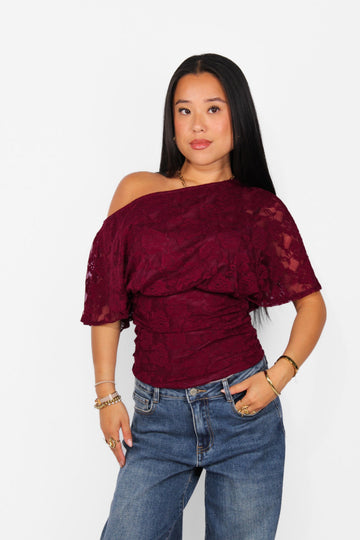 DINNER DATE LACE TOP