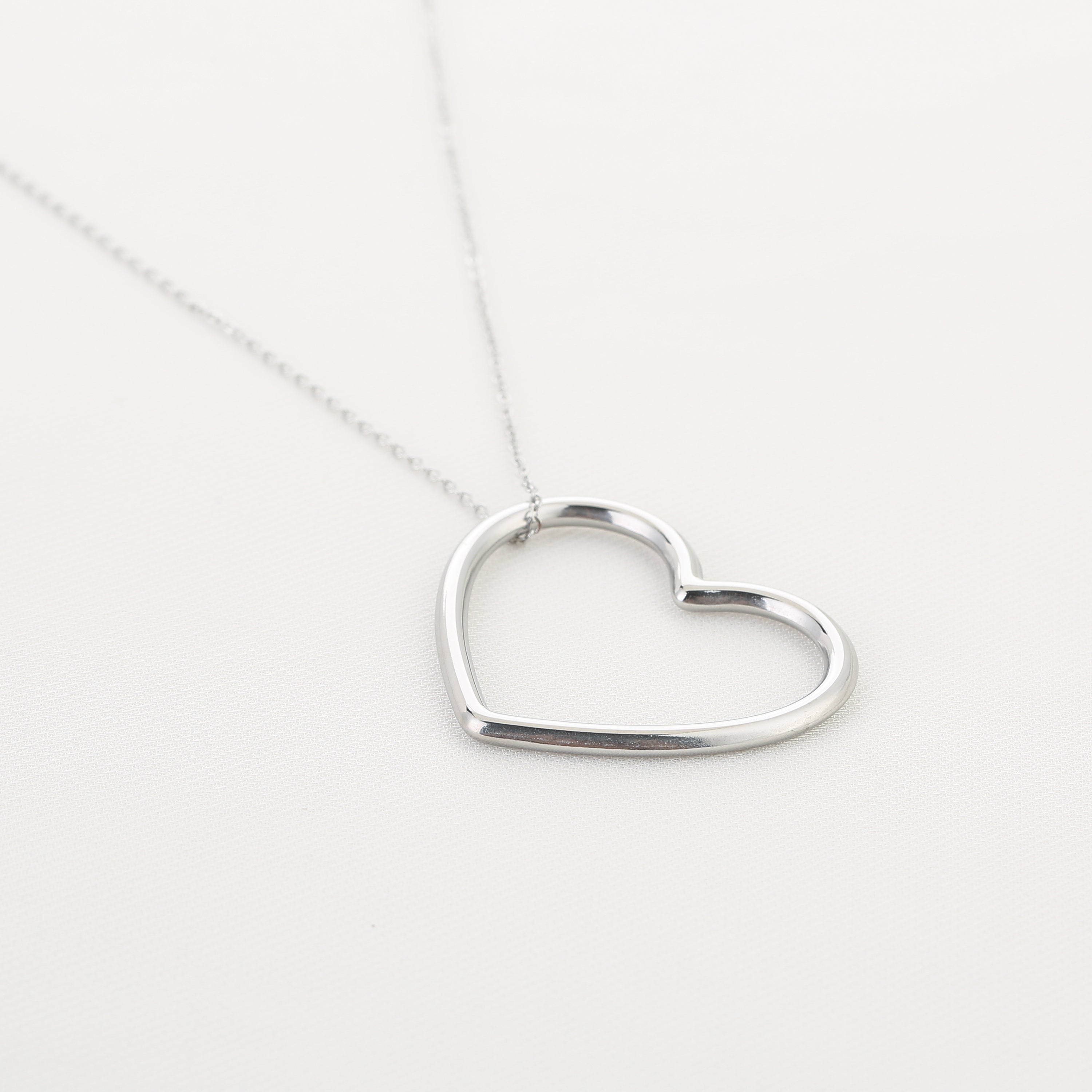 FOREVER HEART NECKLACE - SILVER