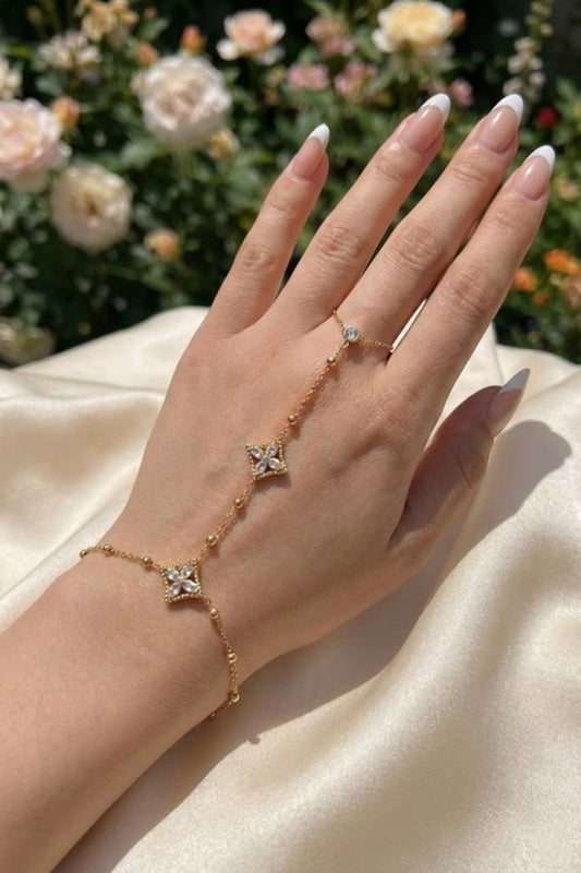 DIAMOND CLOVER HANDCHAIN - GOLD