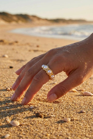 LOST IN PEARLS - RING
